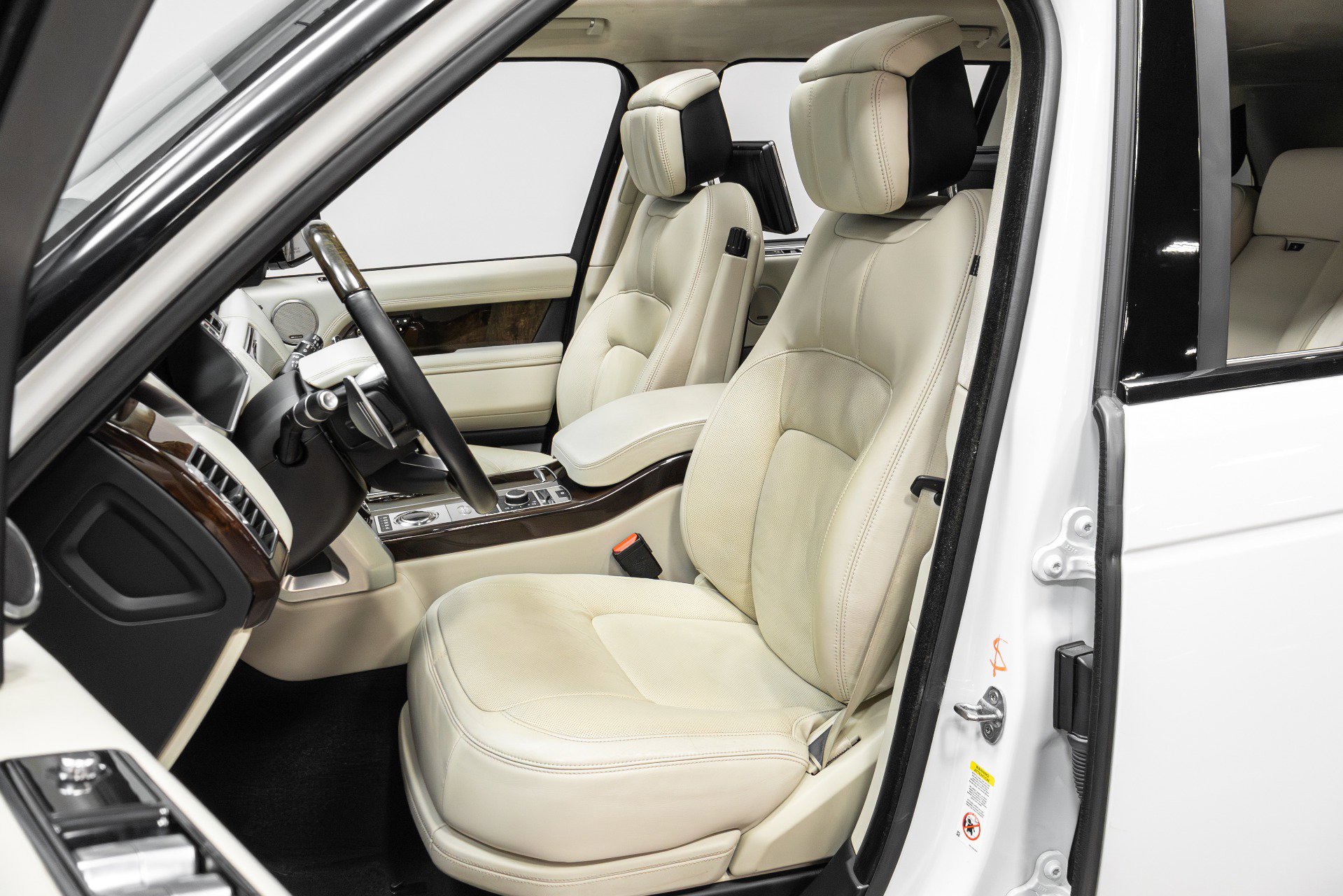 Used 2019 Land Rover Range Rover Long Wheelbase Autobiography image 6