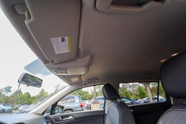 Used 2021 Volkswagen Tiguan S image 32