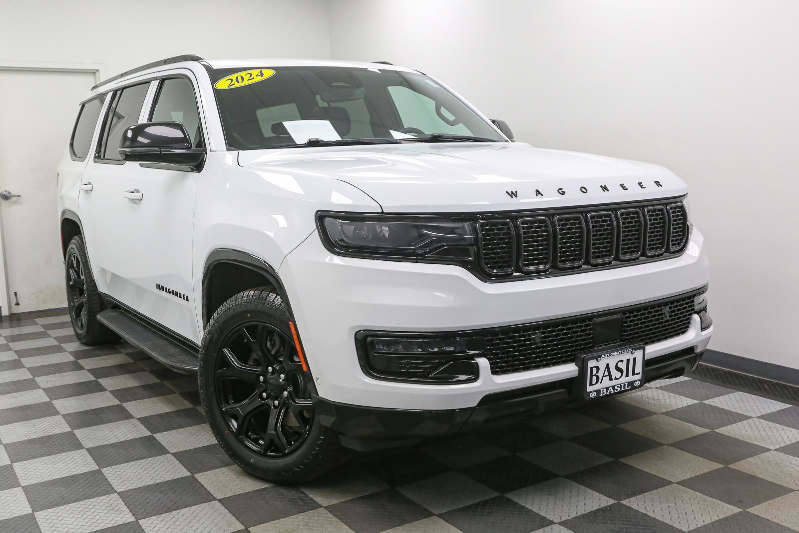 Used 2024 Jeep Wagoneer Series II AWD/4WD image 2