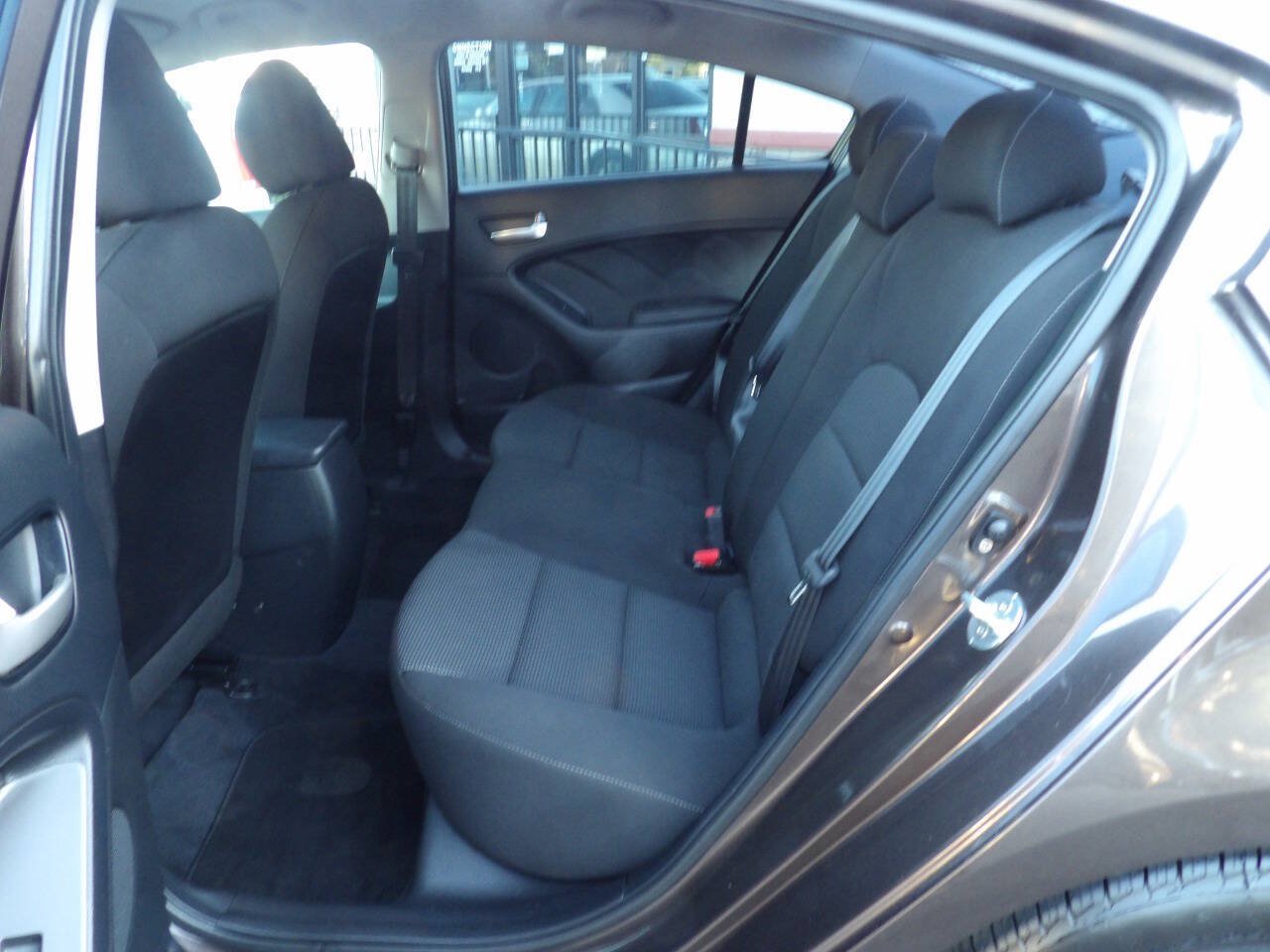 Used 2017 Kia Forte LX FWD image 8