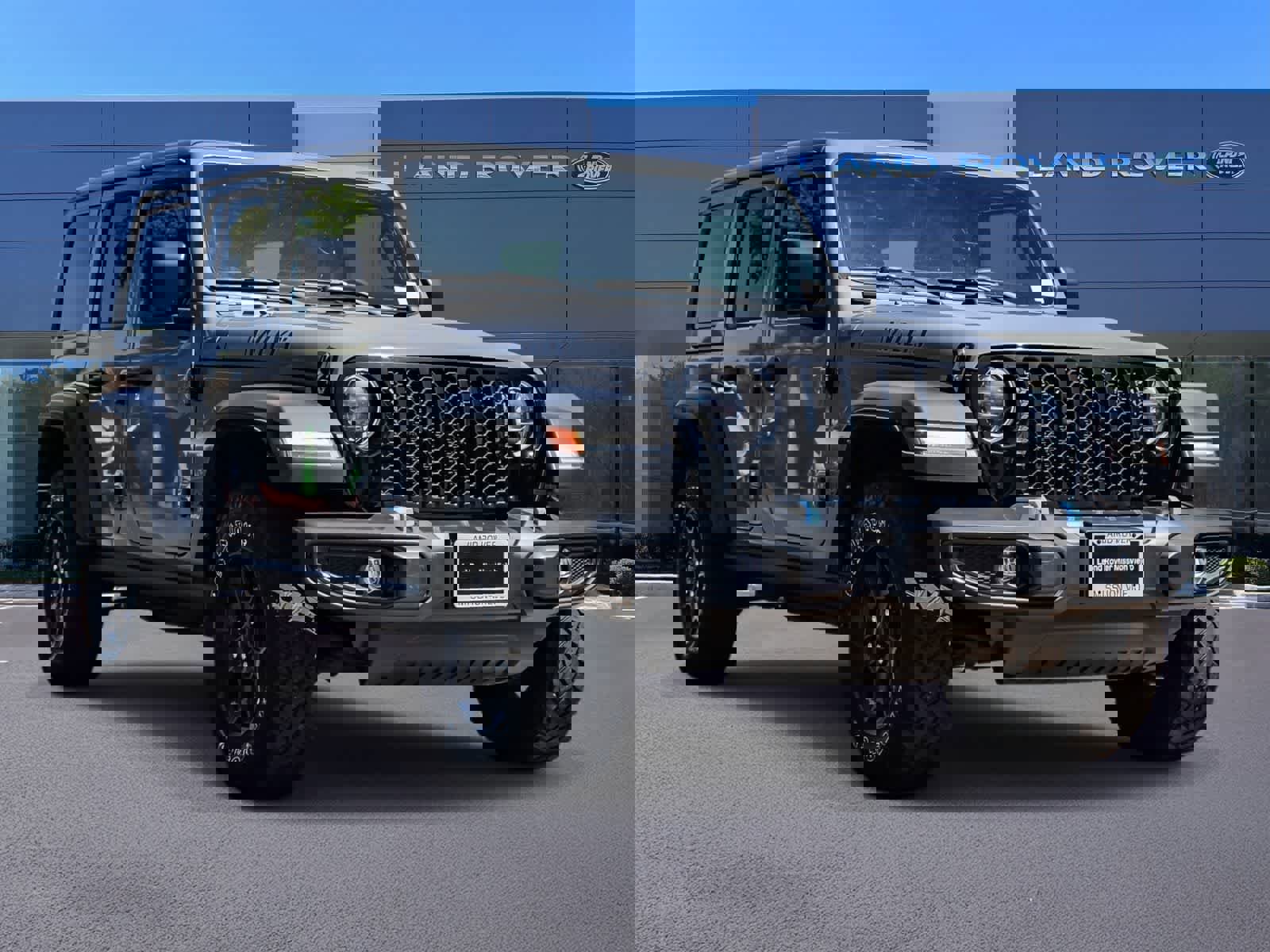 Used 2023 Jeep Wrangler Unlimited image 3