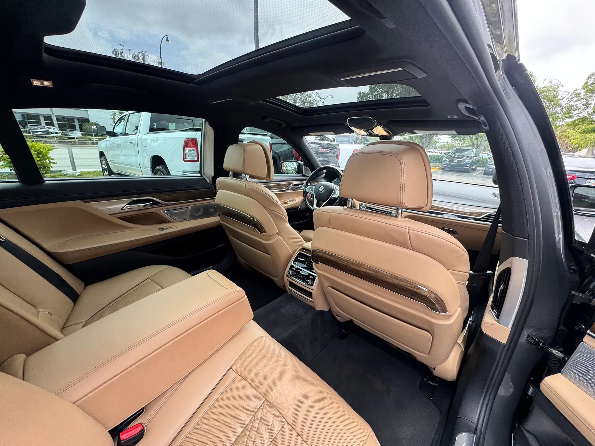Used 2016 BMW 750i xDrive AWD/4WD image 19