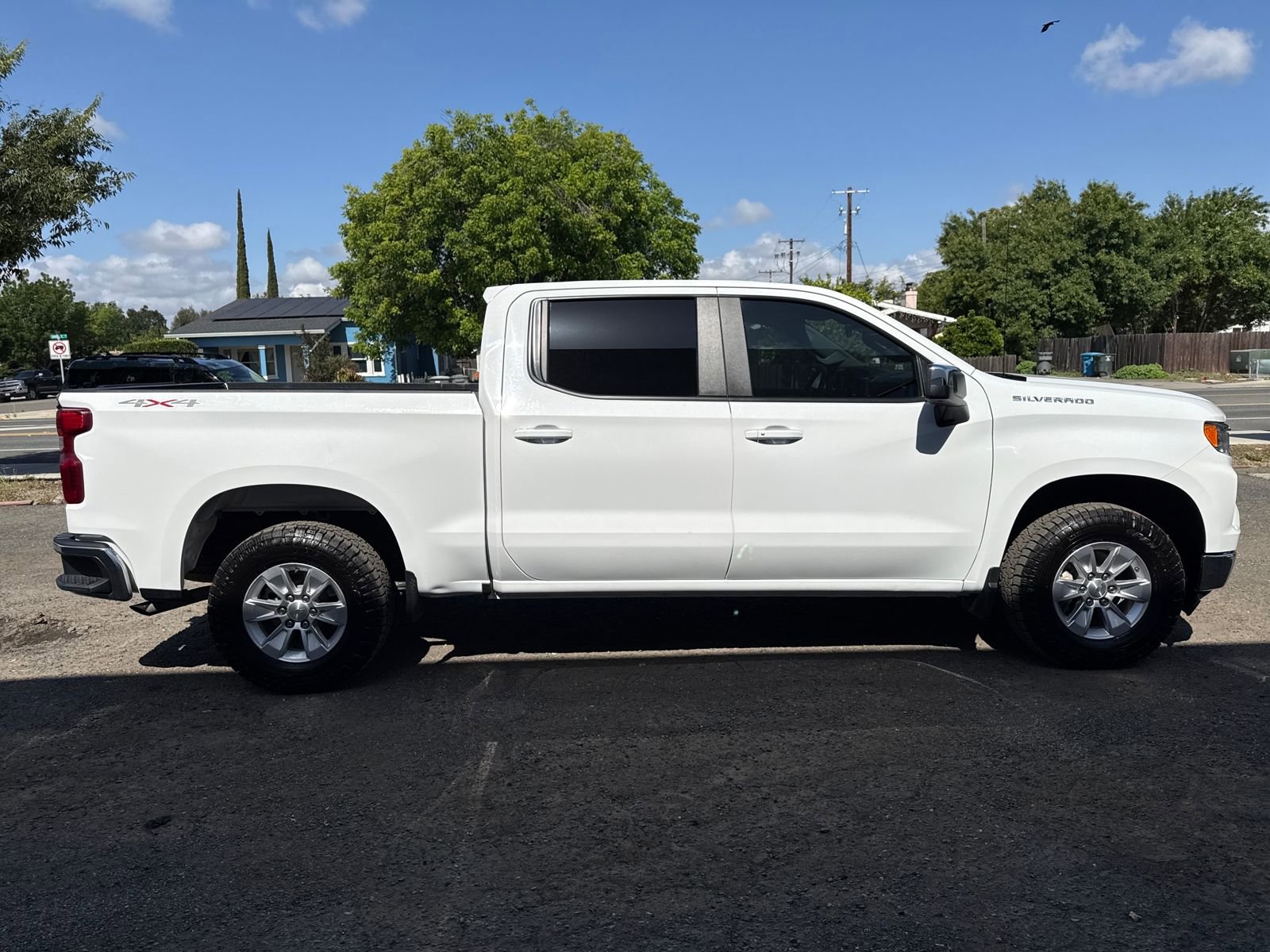 Used 2023 Chevrolet Silverado 1500 LT AWD/4WD image 6