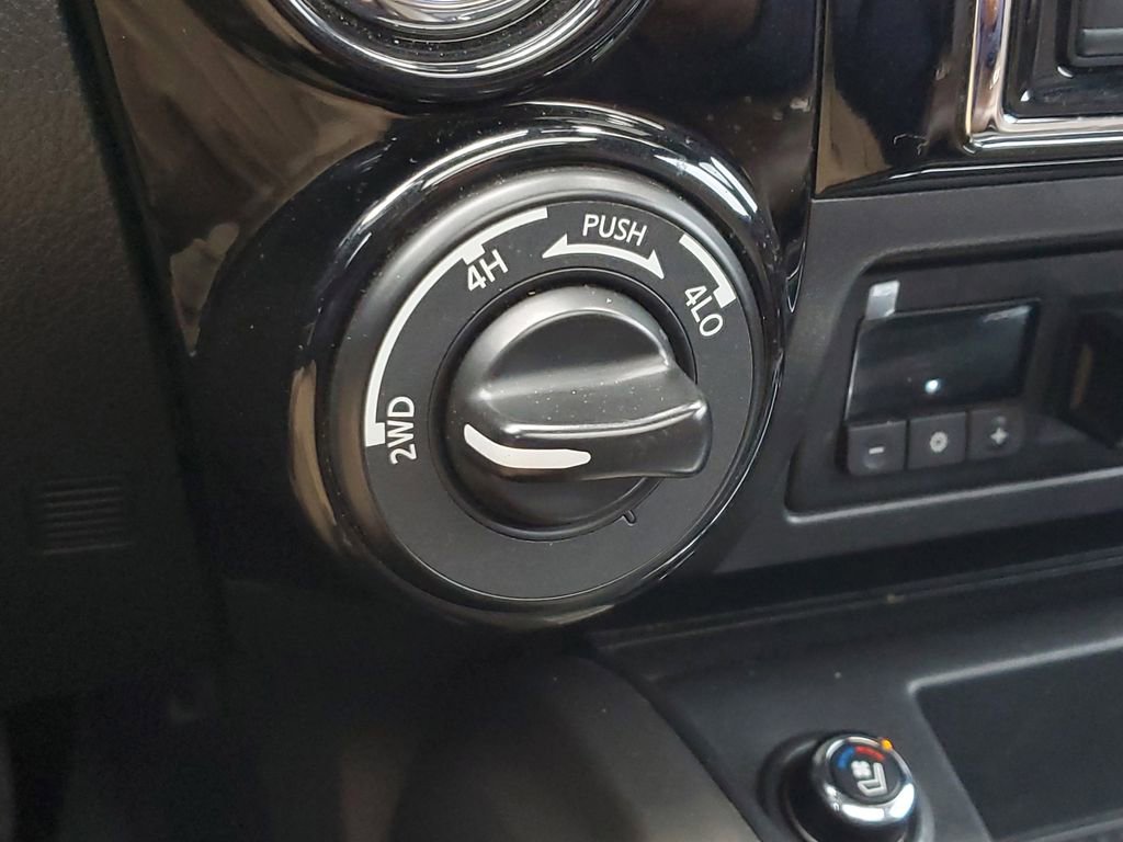 Used 2021 Nissan Titan Platinum Reserve w/ Moonroof Package image 34