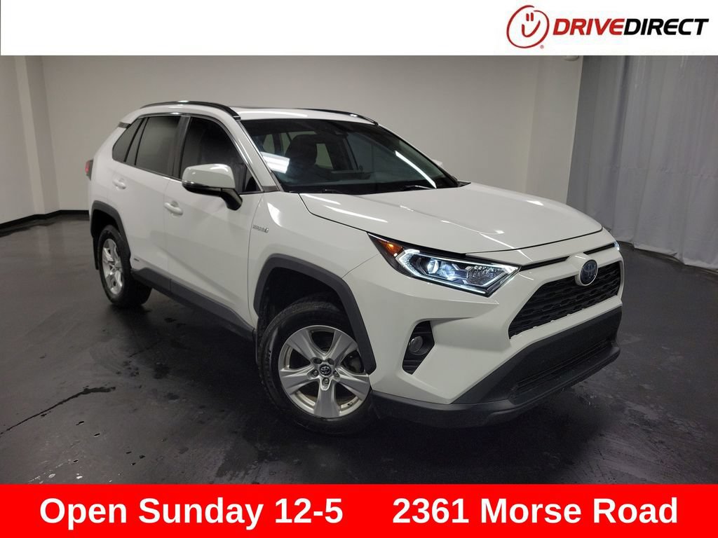 Used 2019 Toyota RAV4 XLE w/ Carpet Mat Package AWD/4WD image 1