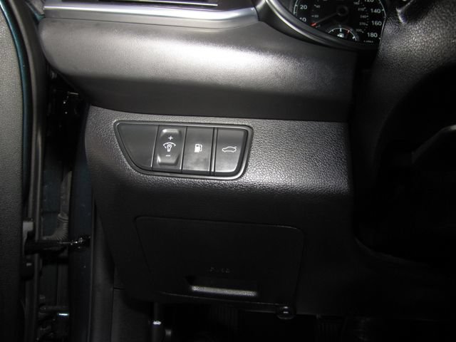 Used 2023 Genesis G70 2.0T RWD image 8