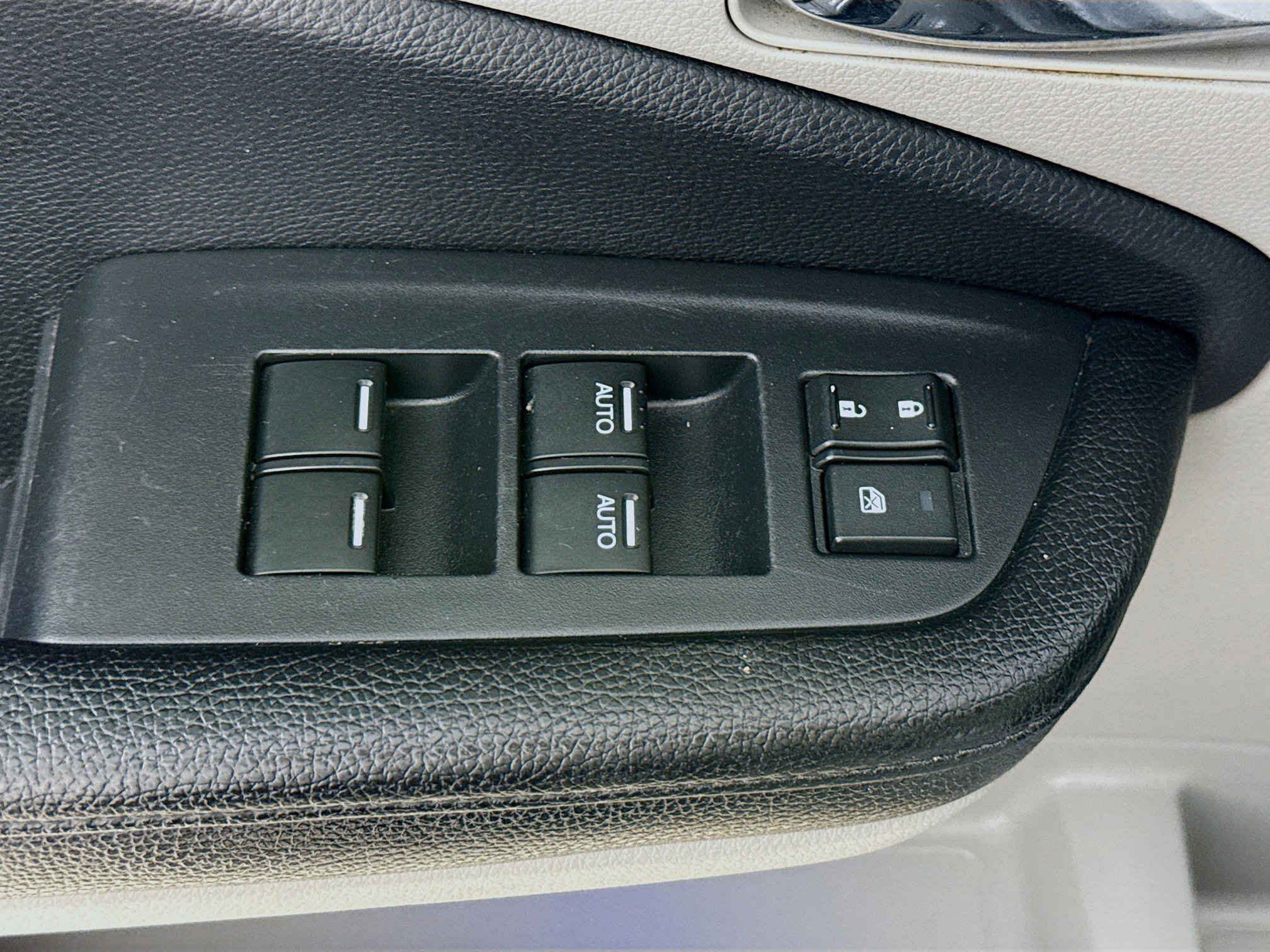 Used 2017 Honda Pilot Elite image 21