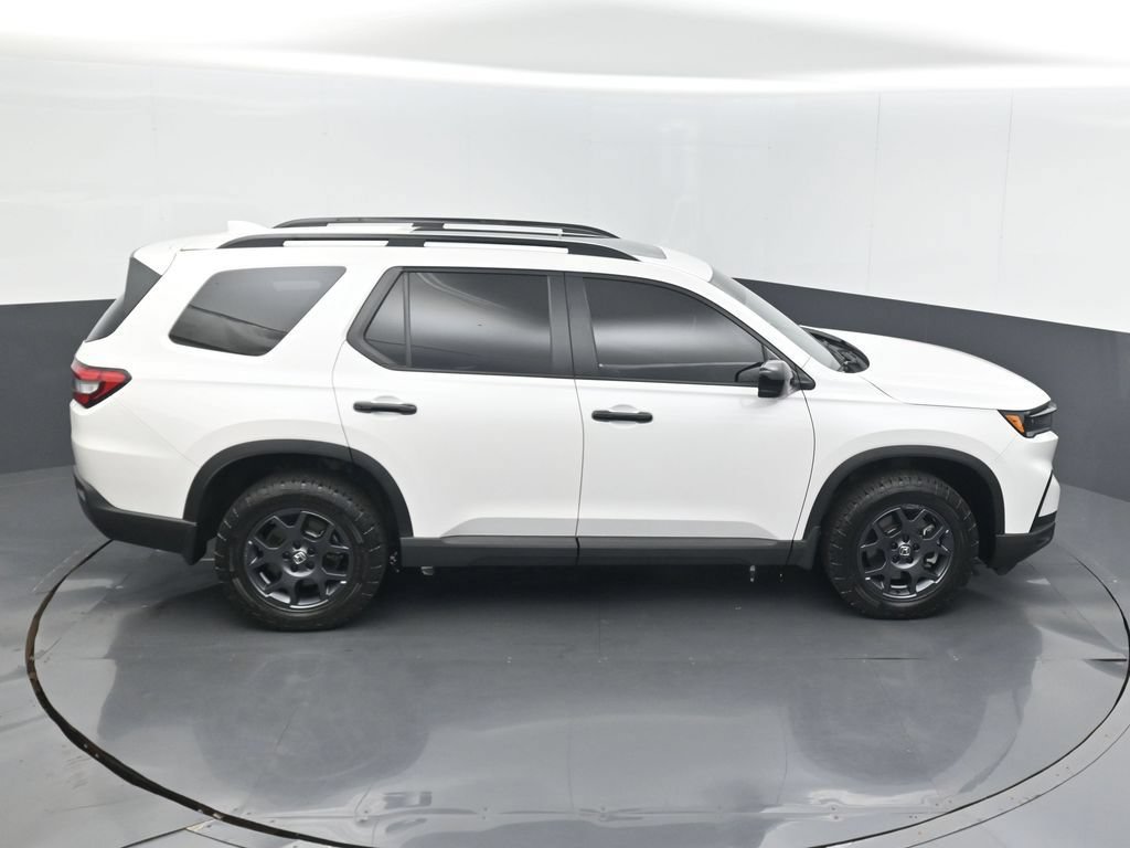 Certified 2025 Honda Pilot TrailSport image 14