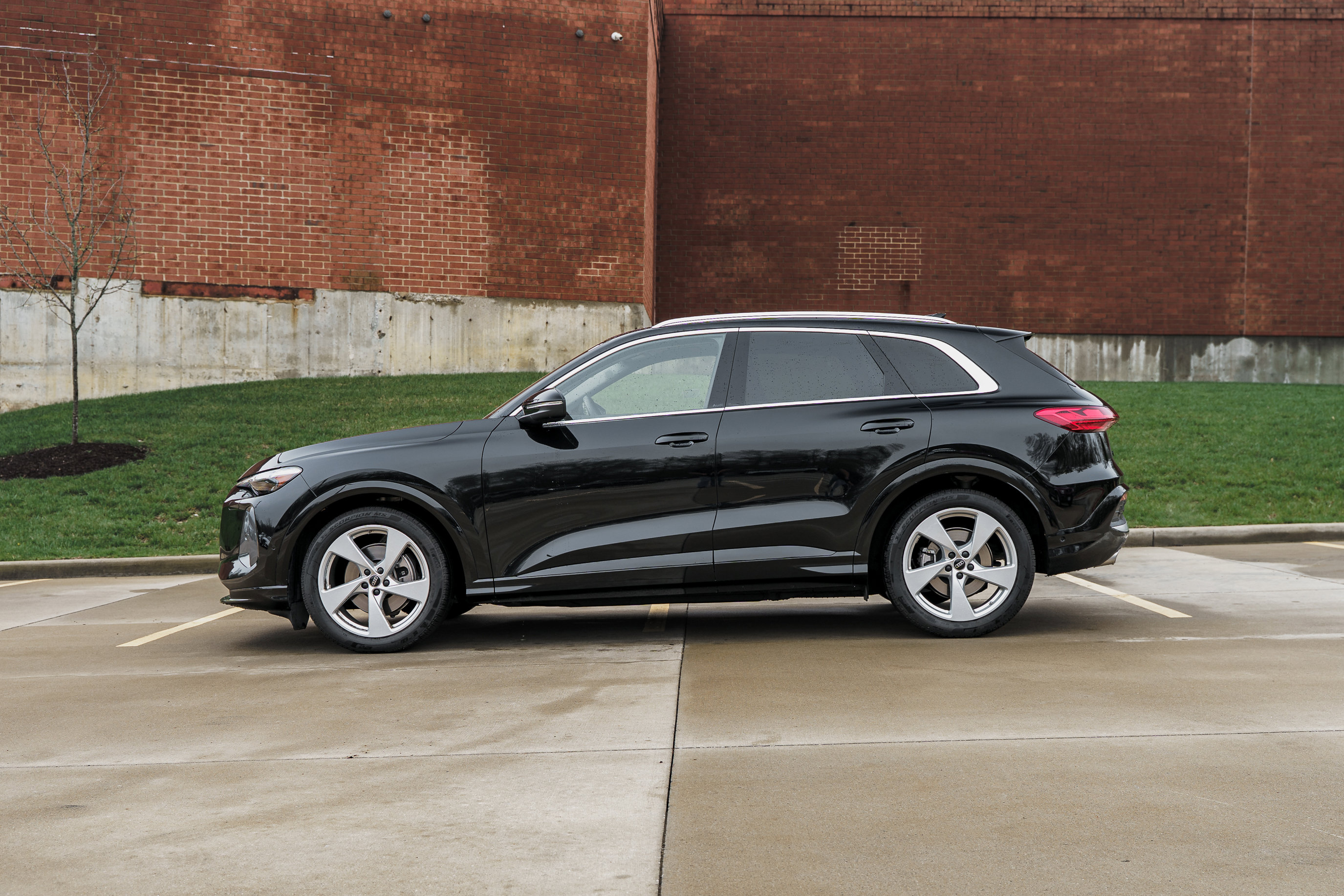 Certified 2025 Audi Q5 Prestige image 6