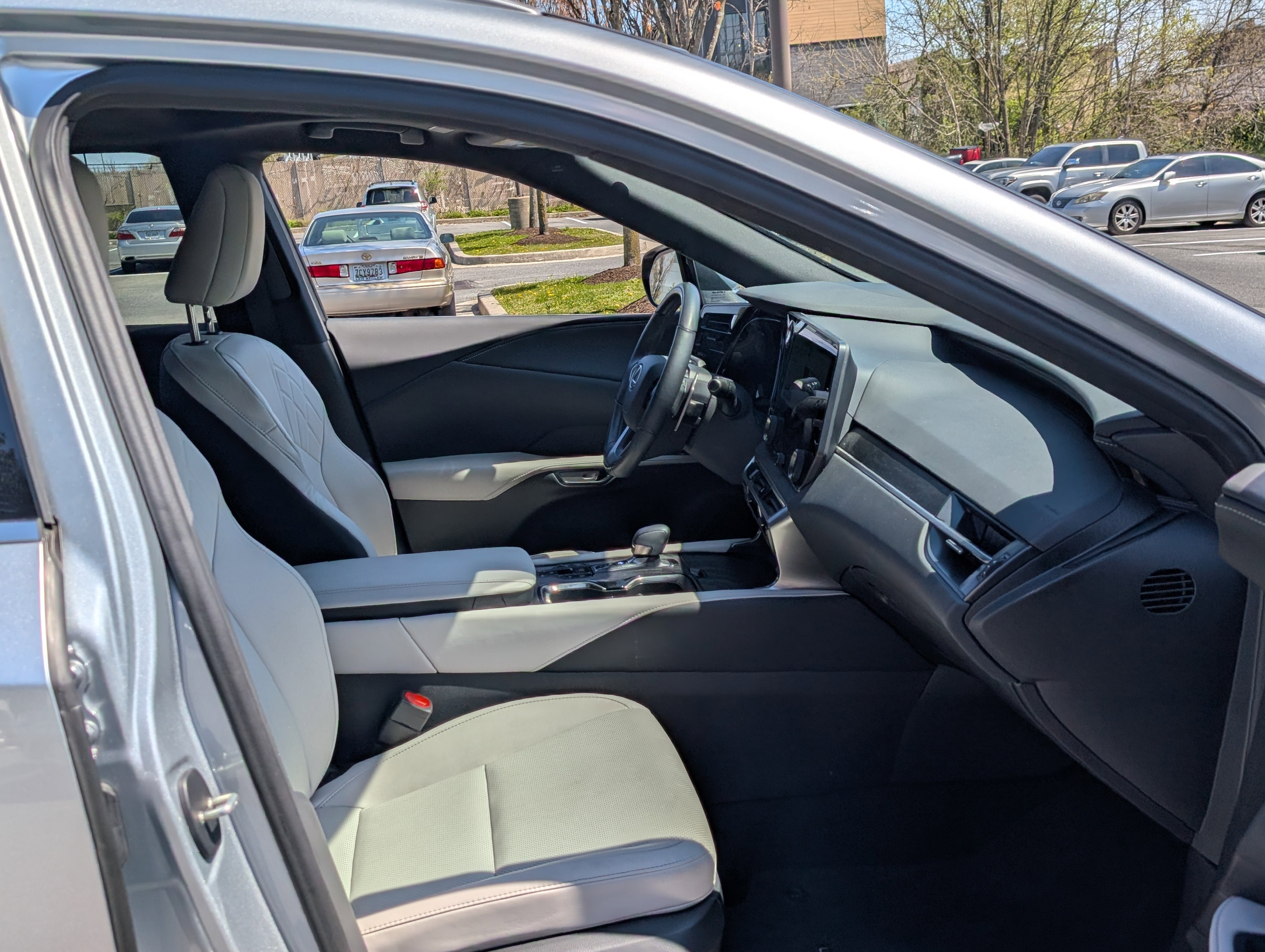 Used 2025 Lexus RX 350 Premium image 11