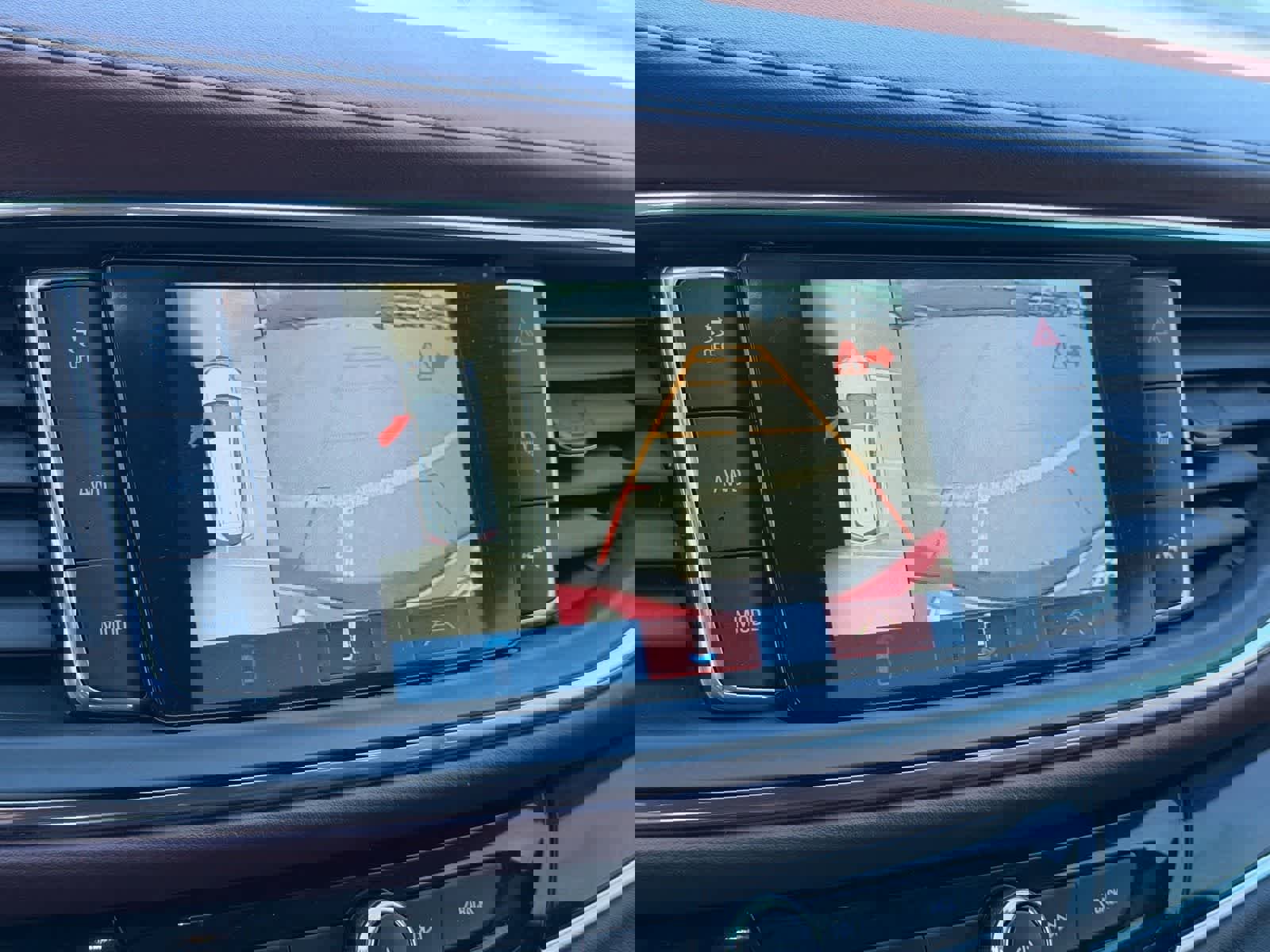 Used 2019 Buick Enclave Avenir w/ Avenir Technology Package image 27