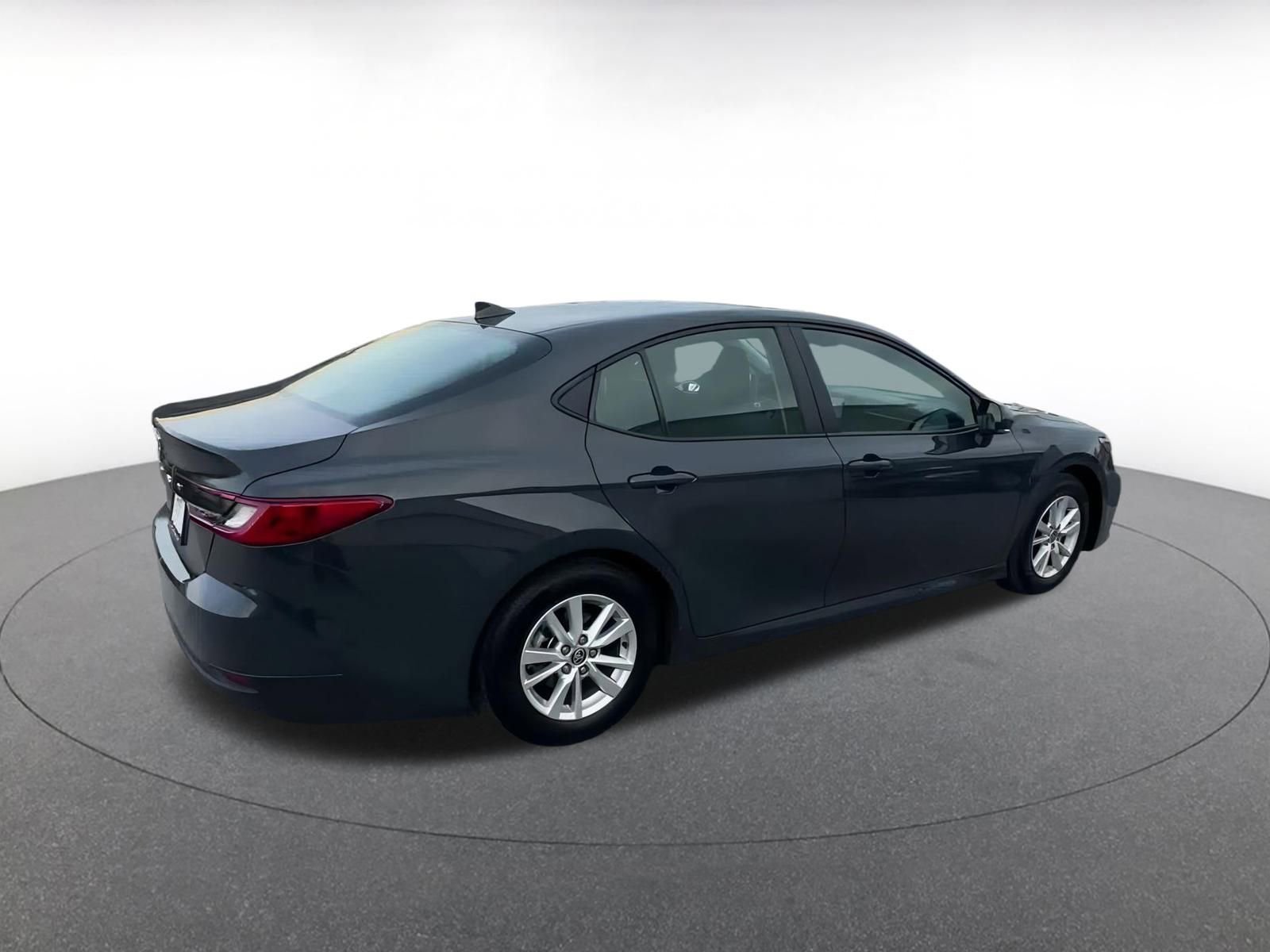 Used 2025 Toyota Camry LE image 14