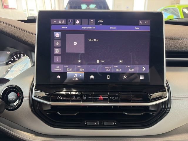 Used 2024 Jeep Compass Limited image 21