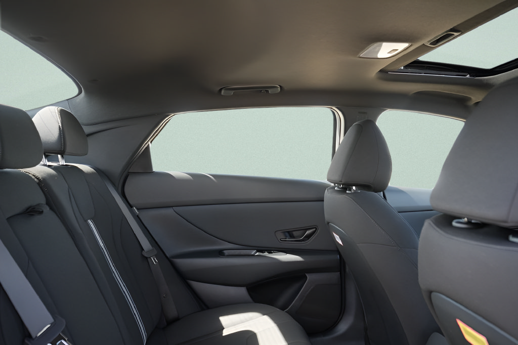 New 2026 Hyundai Elantra SEL Sport FWD image 13