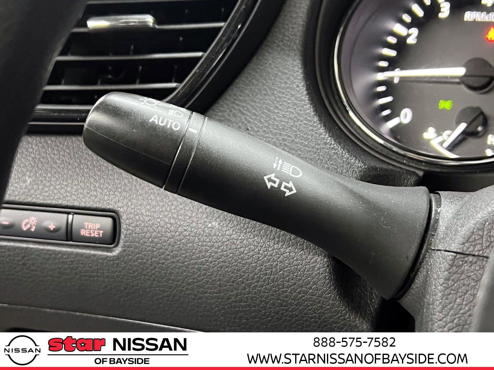 Used 2020 Nissan Rogue S image 20