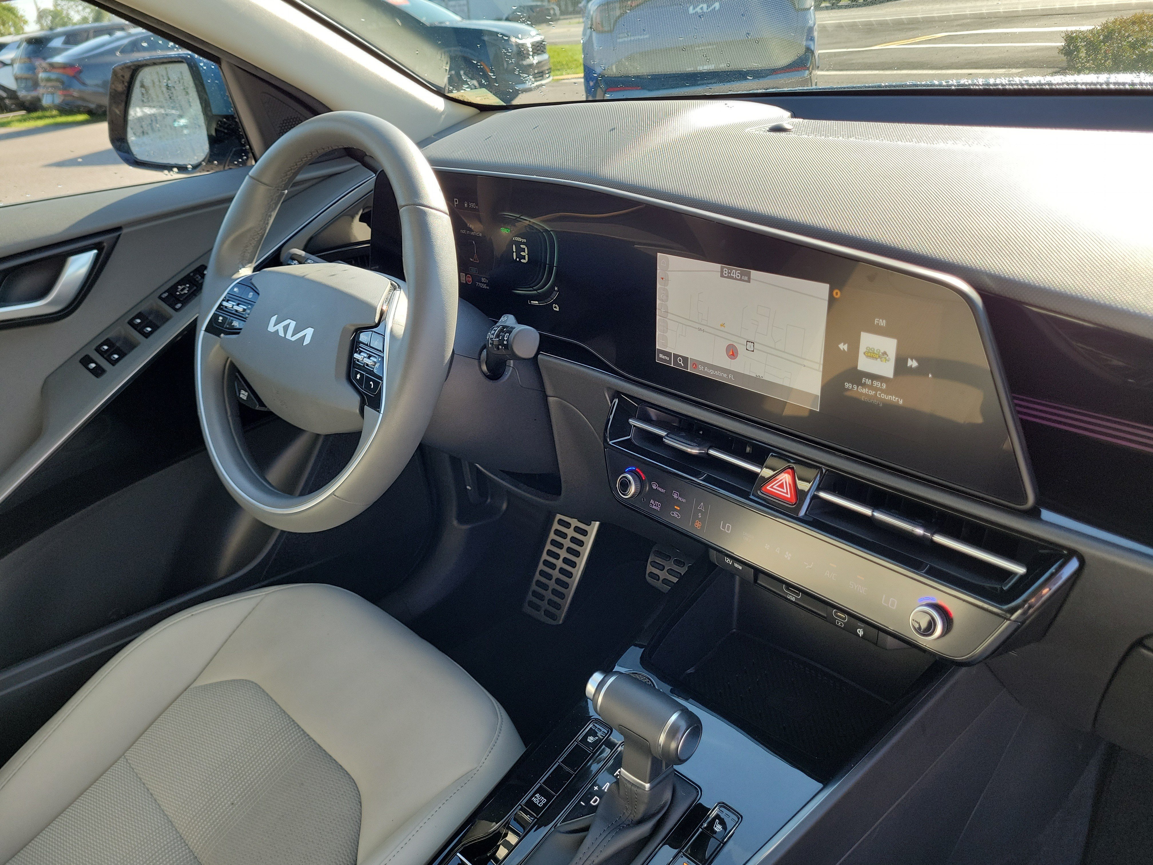 Certified 2023 Kia Niro EX Touring FWD image 8