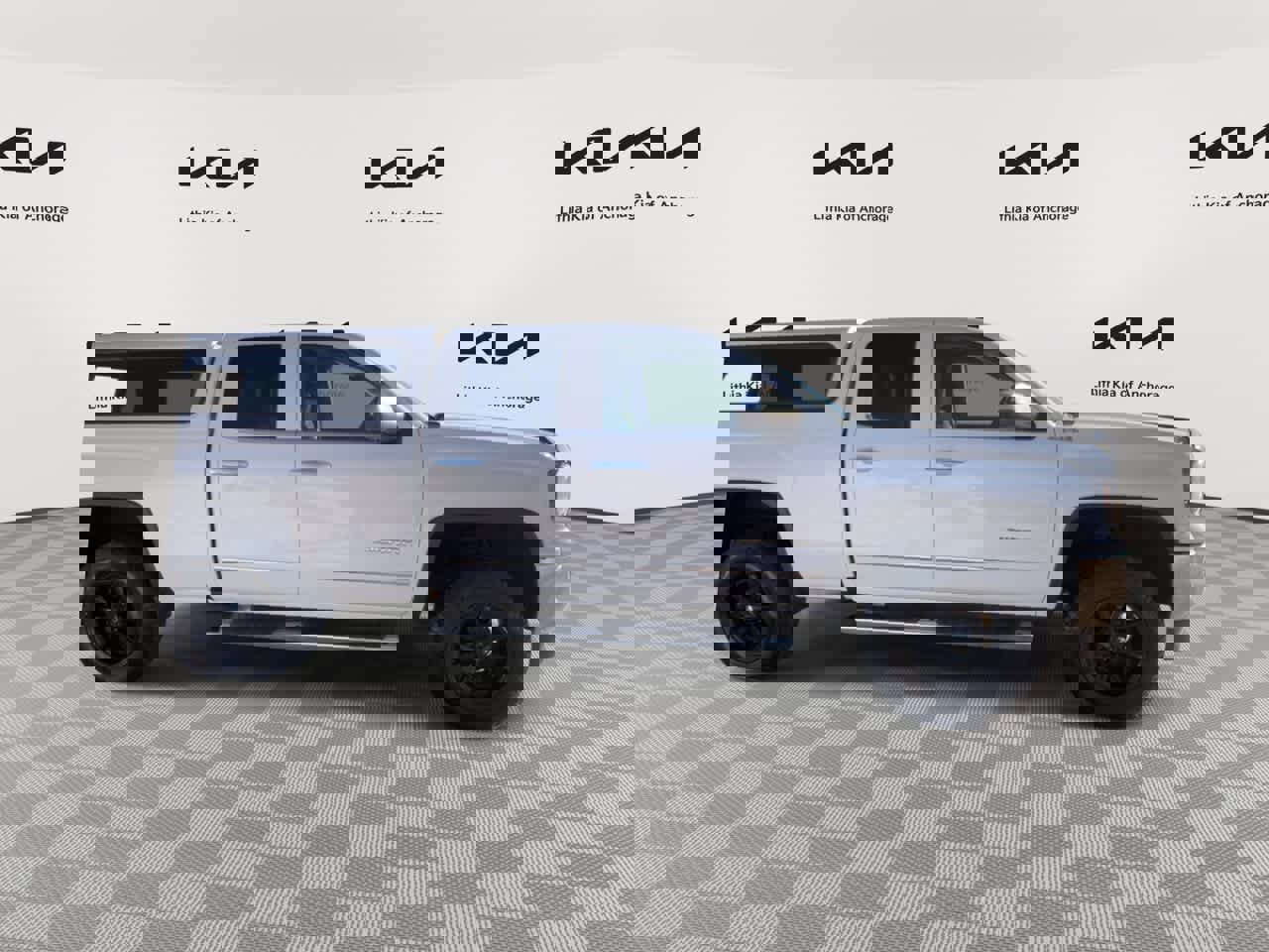 Used 2017 GMC Sierra 1500 SLT w/ SLT Preferred Package image 3