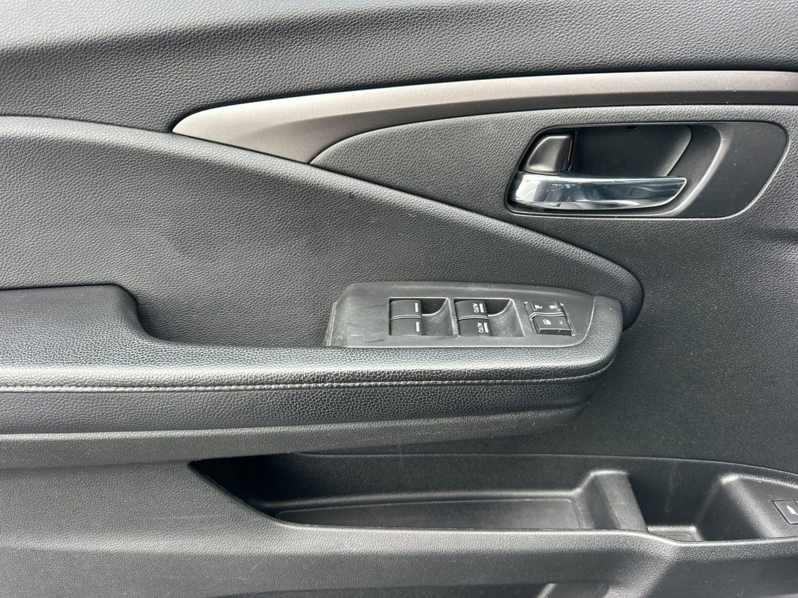 Used 2018 Honda Pilot EX-L image 10