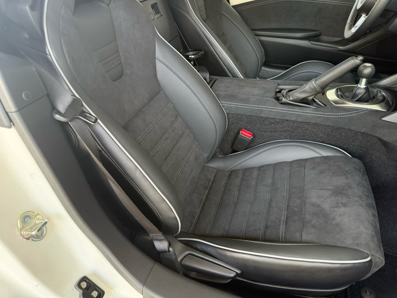 New 2026 MAZDA MX-5 Miata RF Club RWD image 7