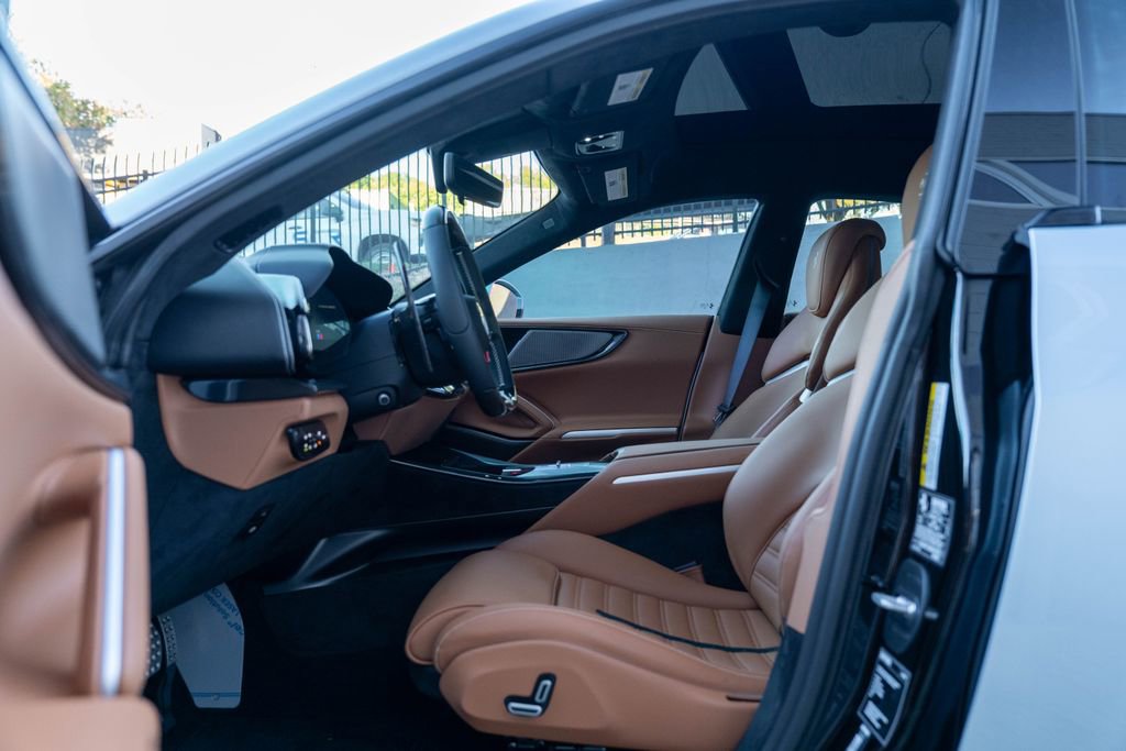 Certified 2025 Ferrari Purosangue image 30