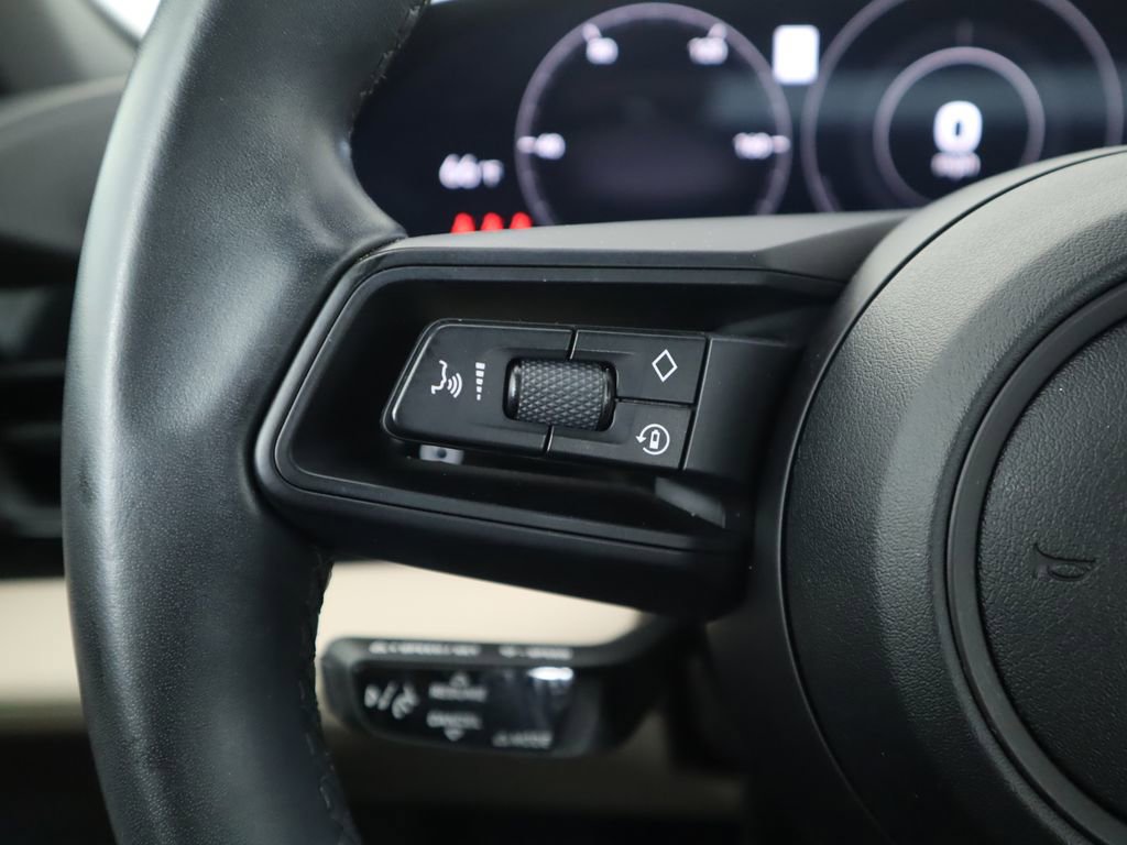 Used 2021 Porsche Taycan image 11