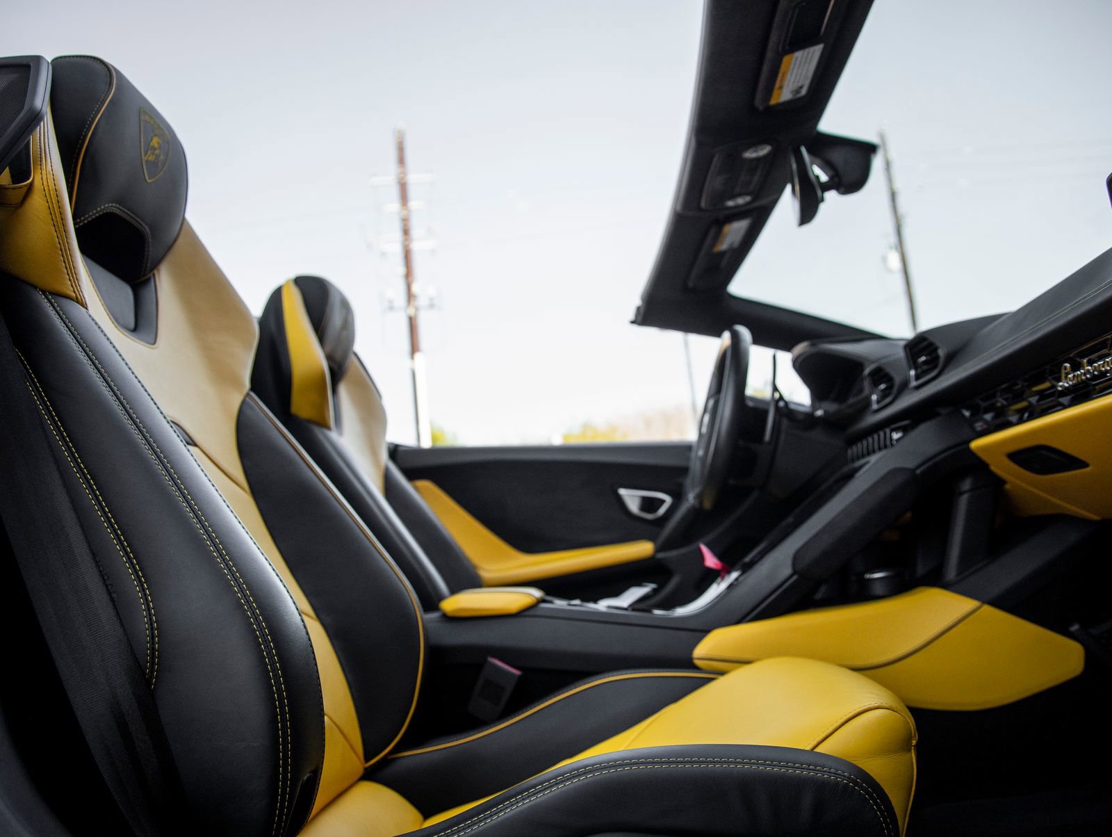 Used 2020 Lamborghini Huracan EVO image 38