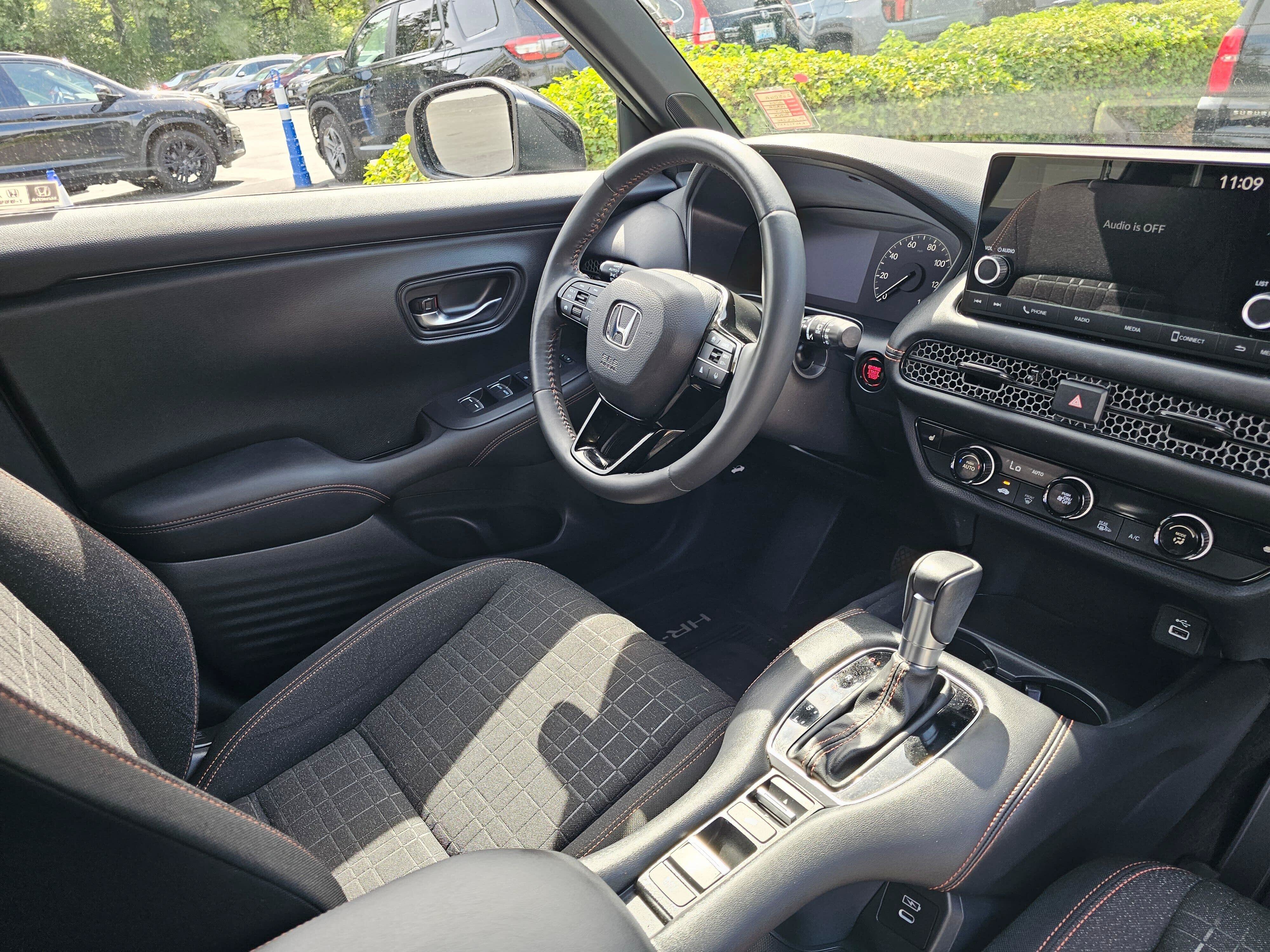 Used 2024 Honda HR-V Sport image 10