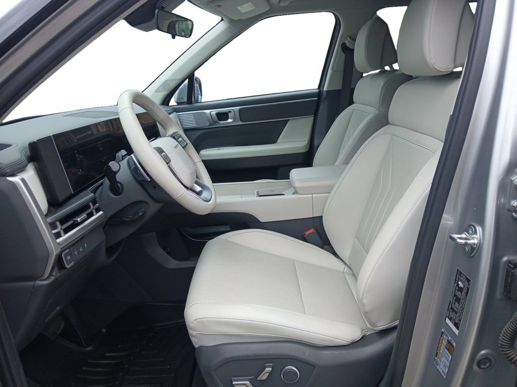 Used 2024 Hyundai Santa Fe SEL FWD image 18