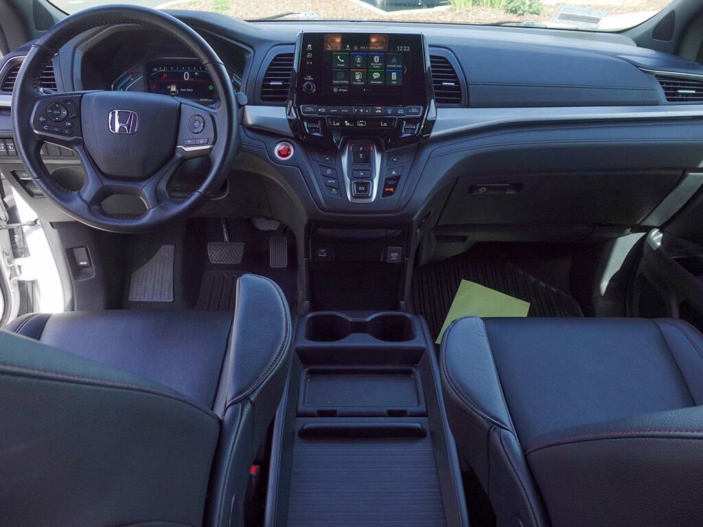 Used 2024 Honda Odyssey Sport image 12