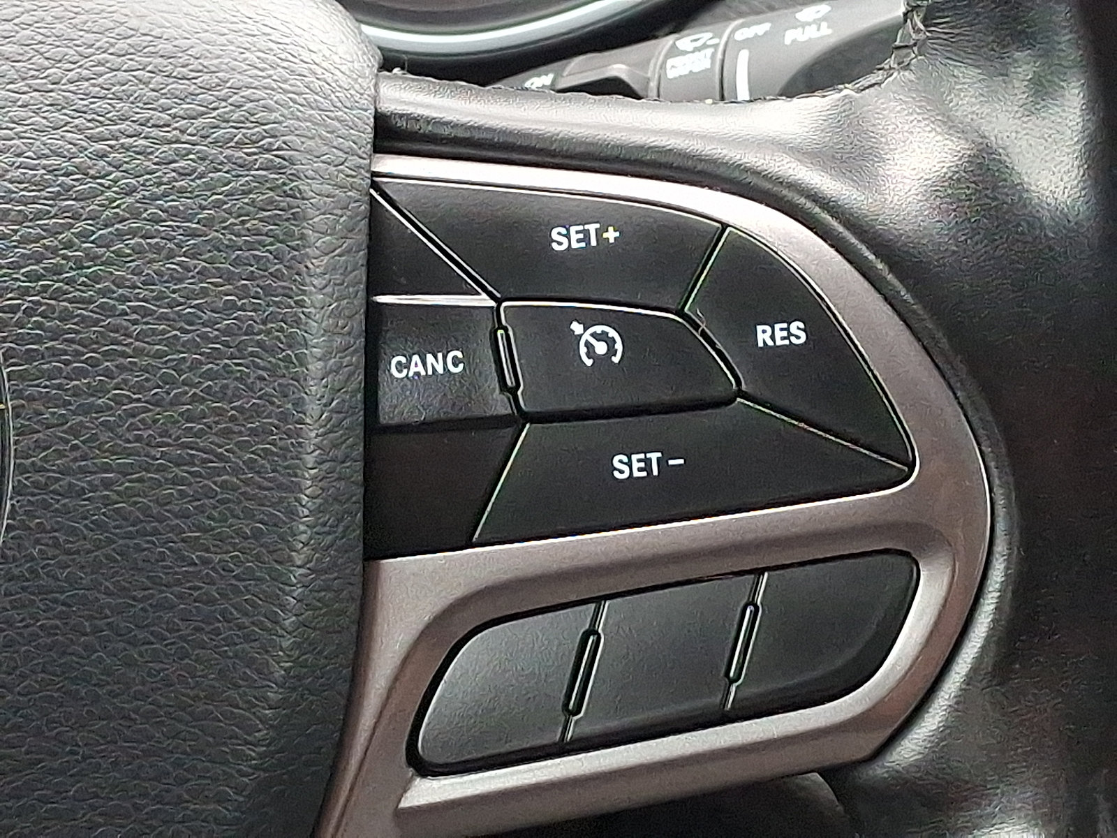 Used 2021 Jeep Cherokee Latitude Lux w/ Comfort/Convenience Group AWD/4WD image 21