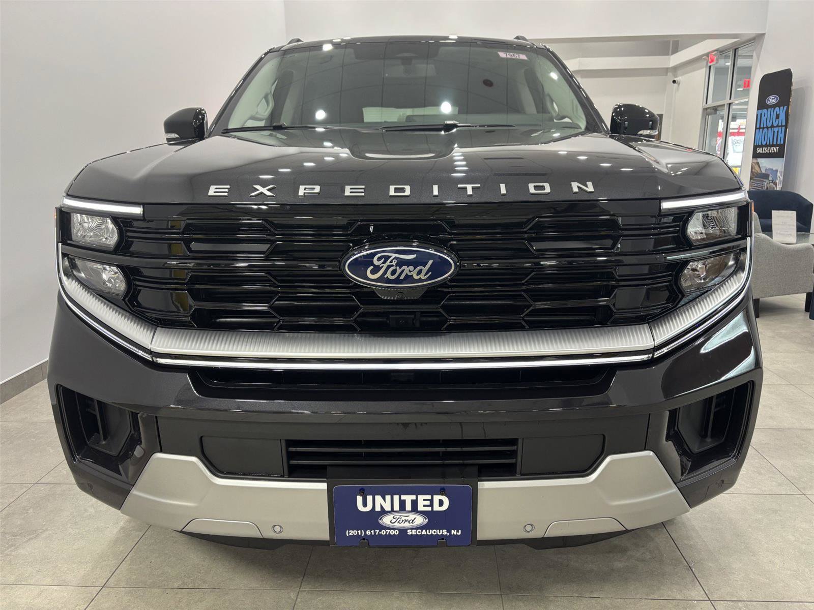 New 2026 Ford Expedition Max Platinum w/ Platinum Ultimate Package AWD/4WD image 3