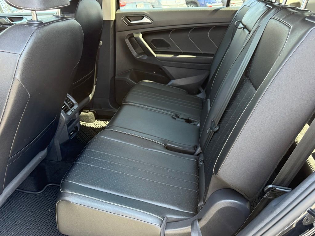 Used 2023 Volkswagen Tiguan SE image 27