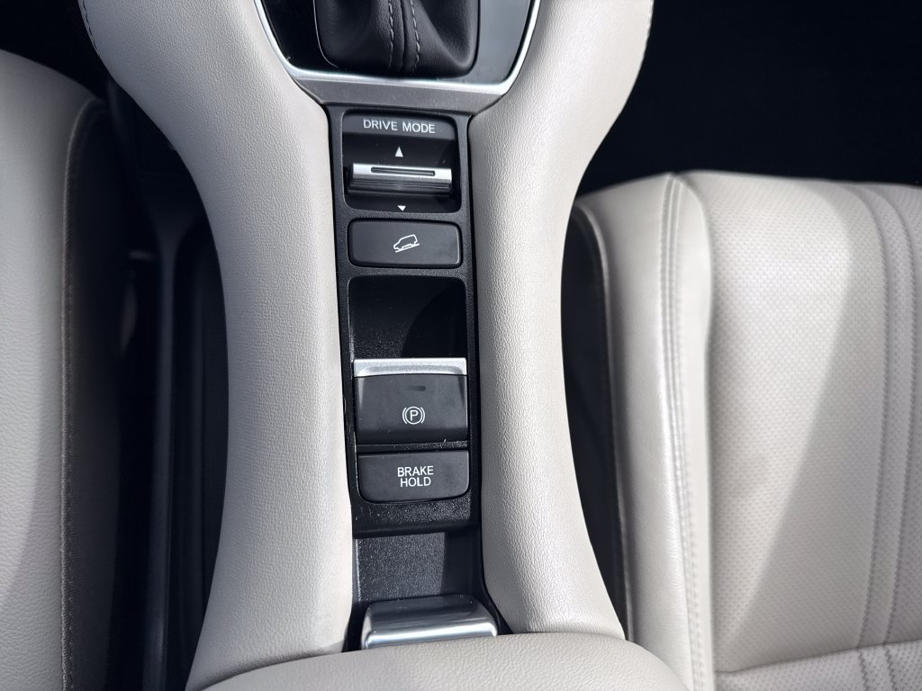 Certified 2024 Honda HR-V EX-L image 28