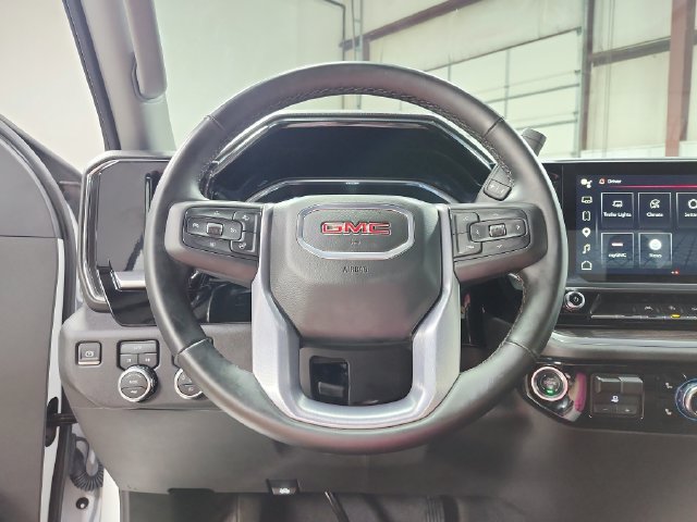 Used 2026 GMC Sierra 1500 SLT AWD/4WD image 21
