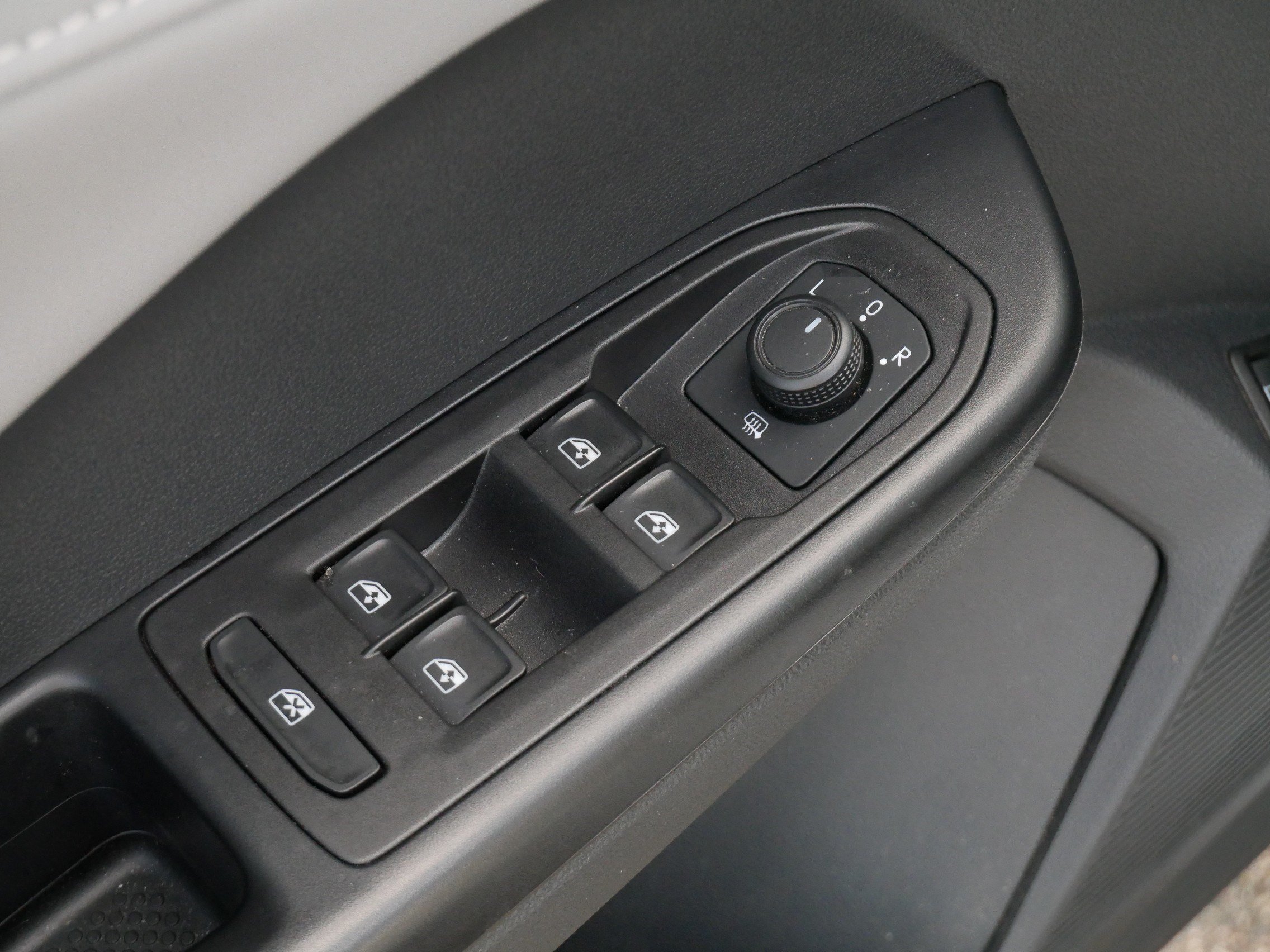 Certified 2023 Volkswagen Taos SEL AWD/4WD image 19