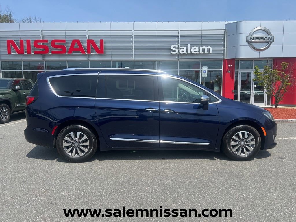 Used 2020 Chrysler Pacifica Limited FWD image 8