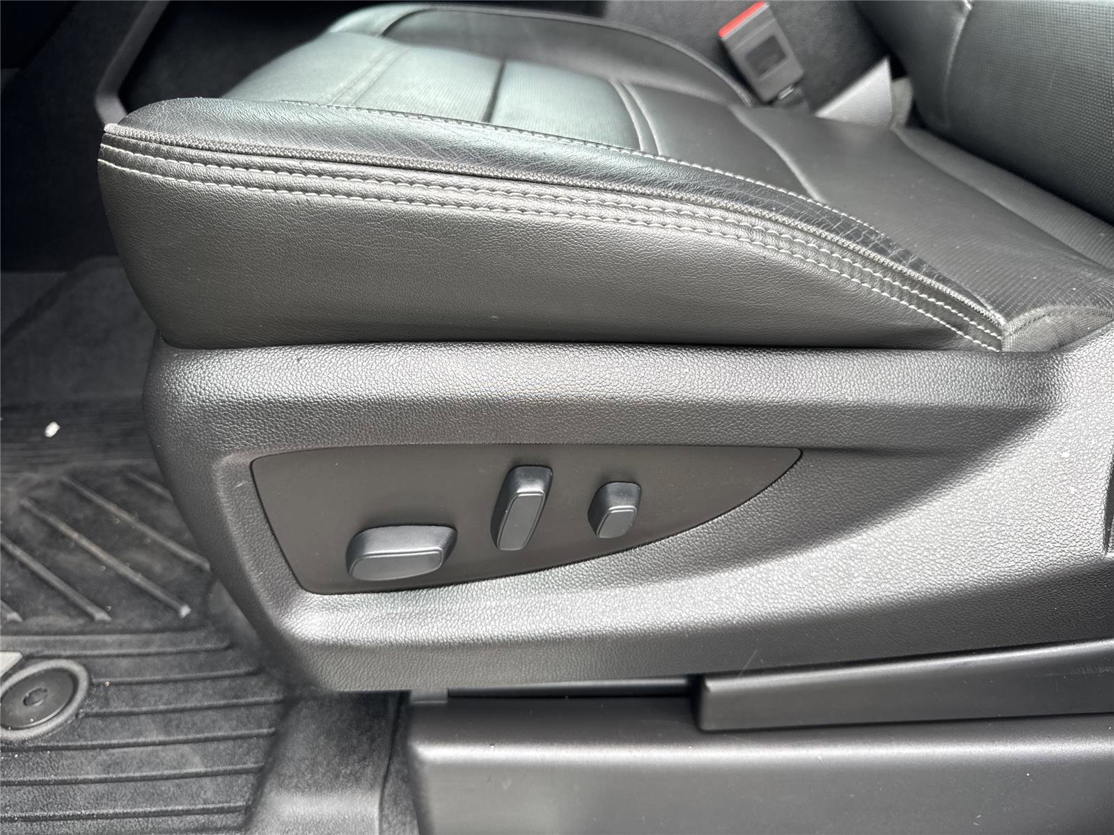 Used 2018 GMC Sierra 1500 Denali AWD/4WD image 12