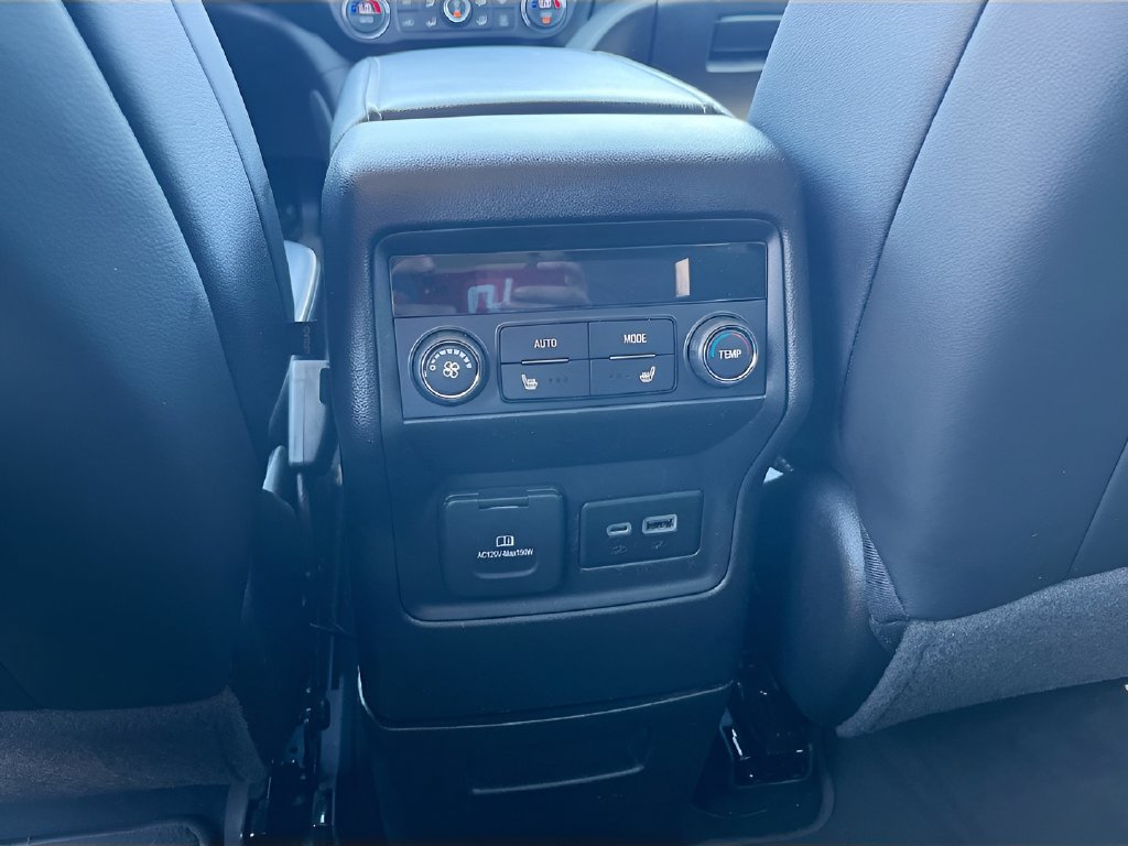 Used 2023 GMC Acadia Denali w/ Denali Ultimate Package FWD image 27