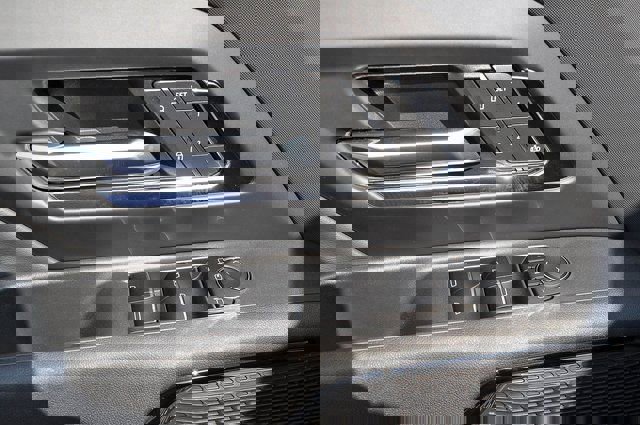 New 2025 Chevrolet Silverado EV LT image 10