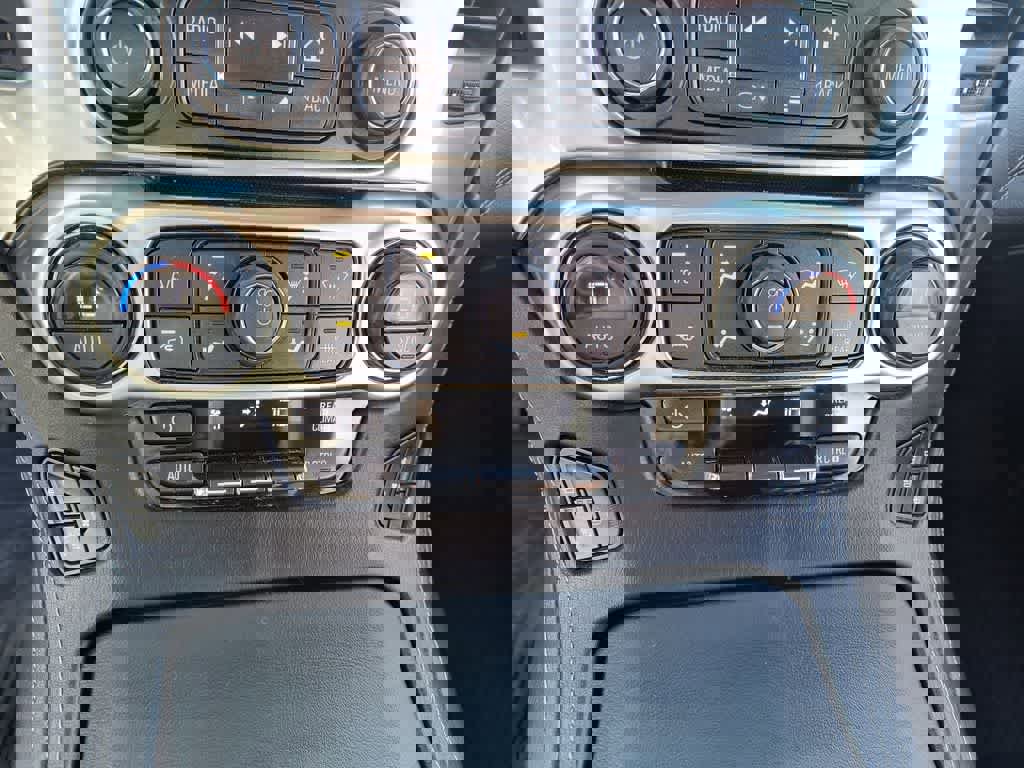 Used 2019 Chevrolet Suburban Premier image 19