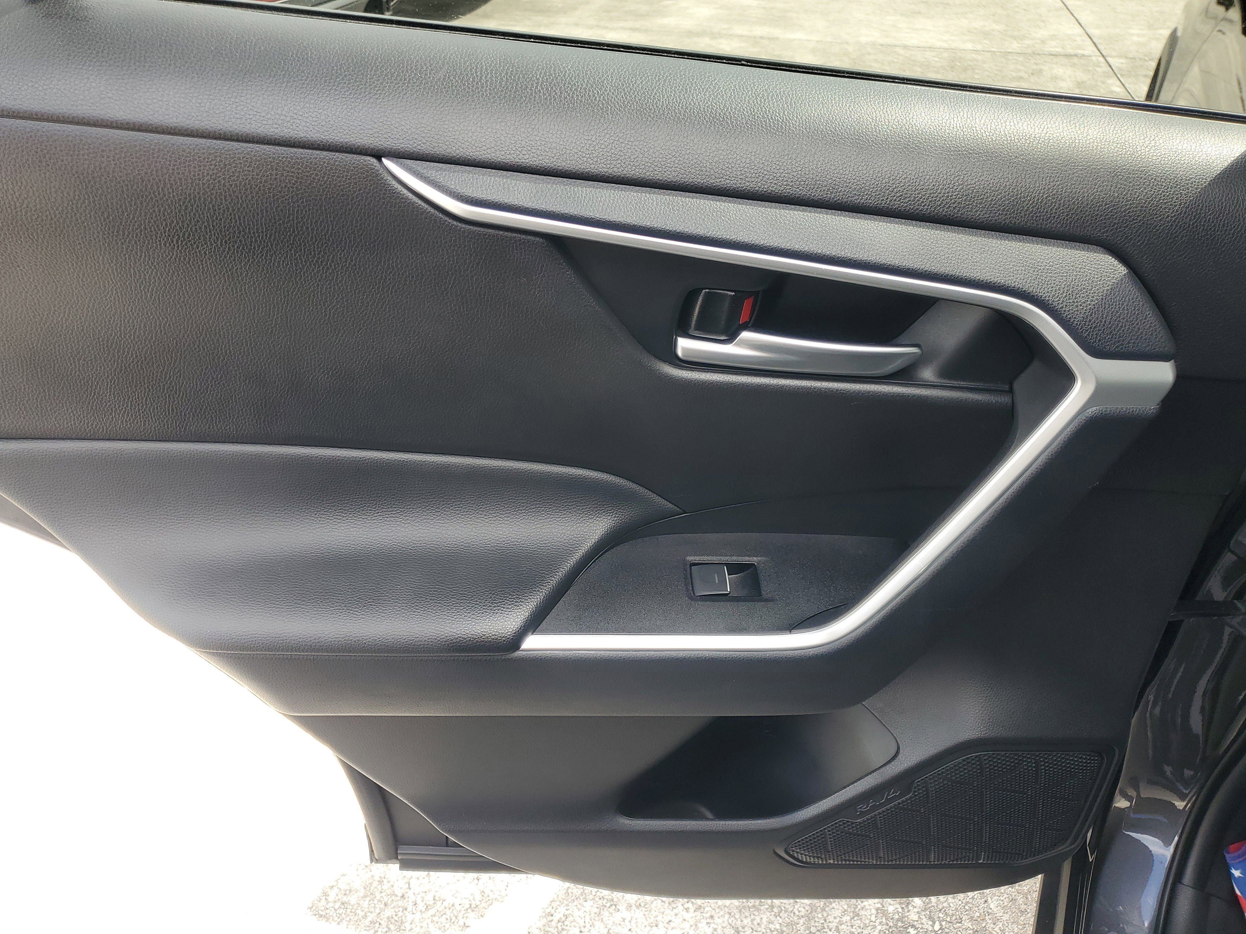 Certified 2025 Toyota RAV4 XLE w/ Convenience Package image 15