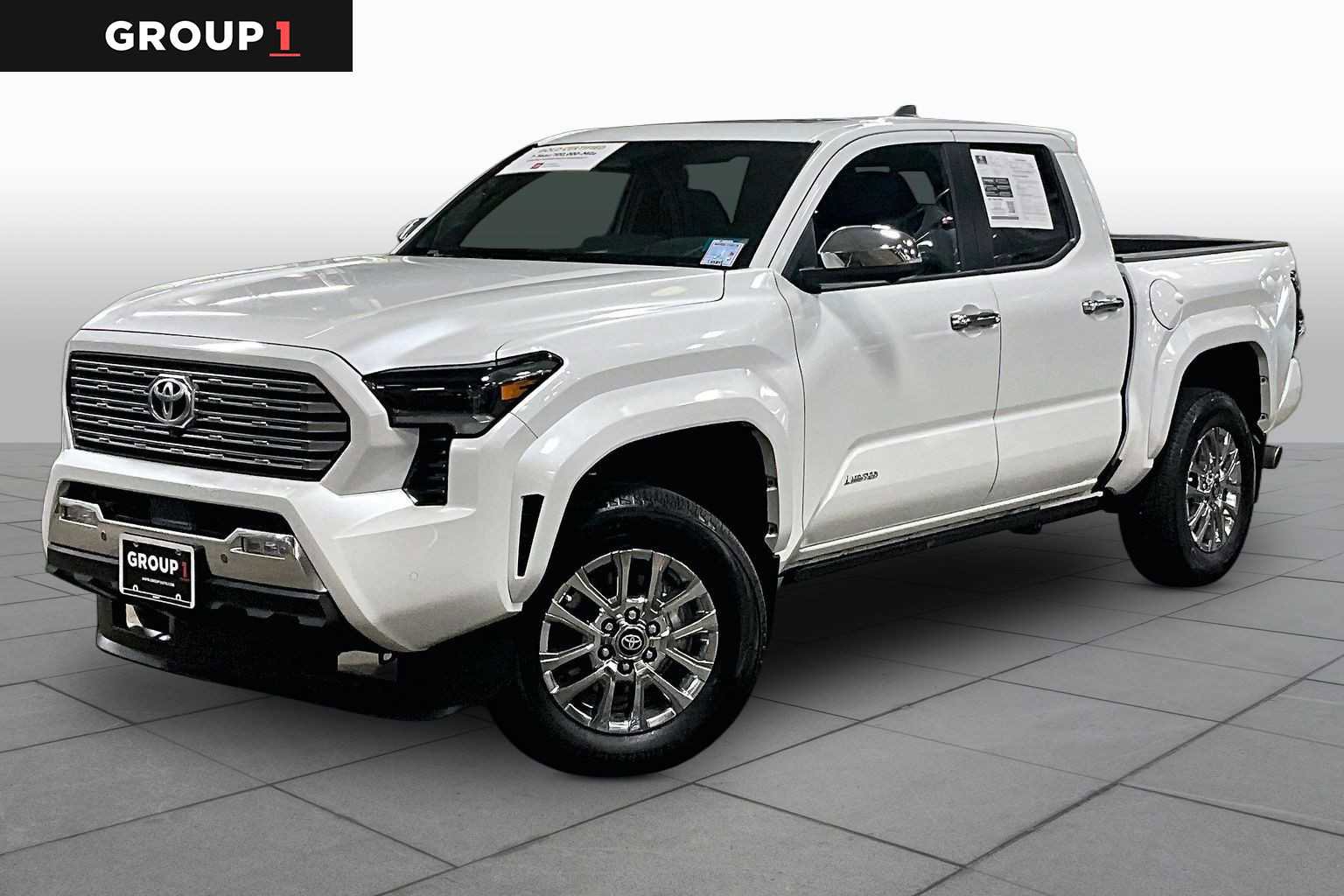 Certified 2025 Toyota Tacoma Limited AWD/4WD image 1