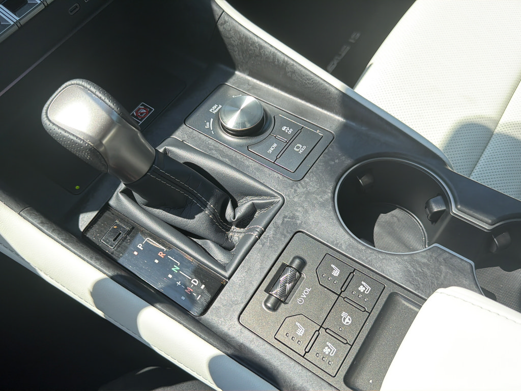 Used 2026 Lexus IS 350 F Sport w/ Technology Package RWD image 41