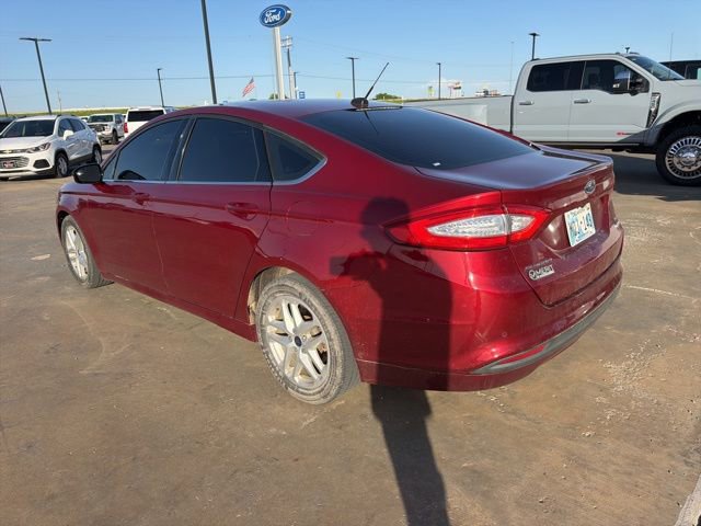 Used 2016 Ford Fusion SE FWD image 6