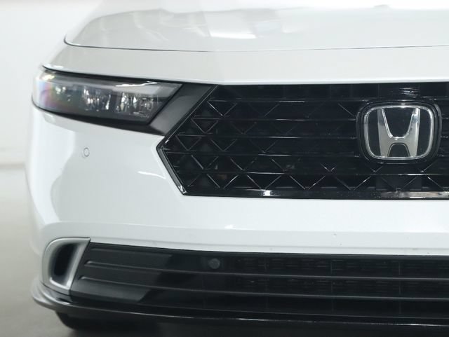 Used 2025 Honda Accord Touring image 8