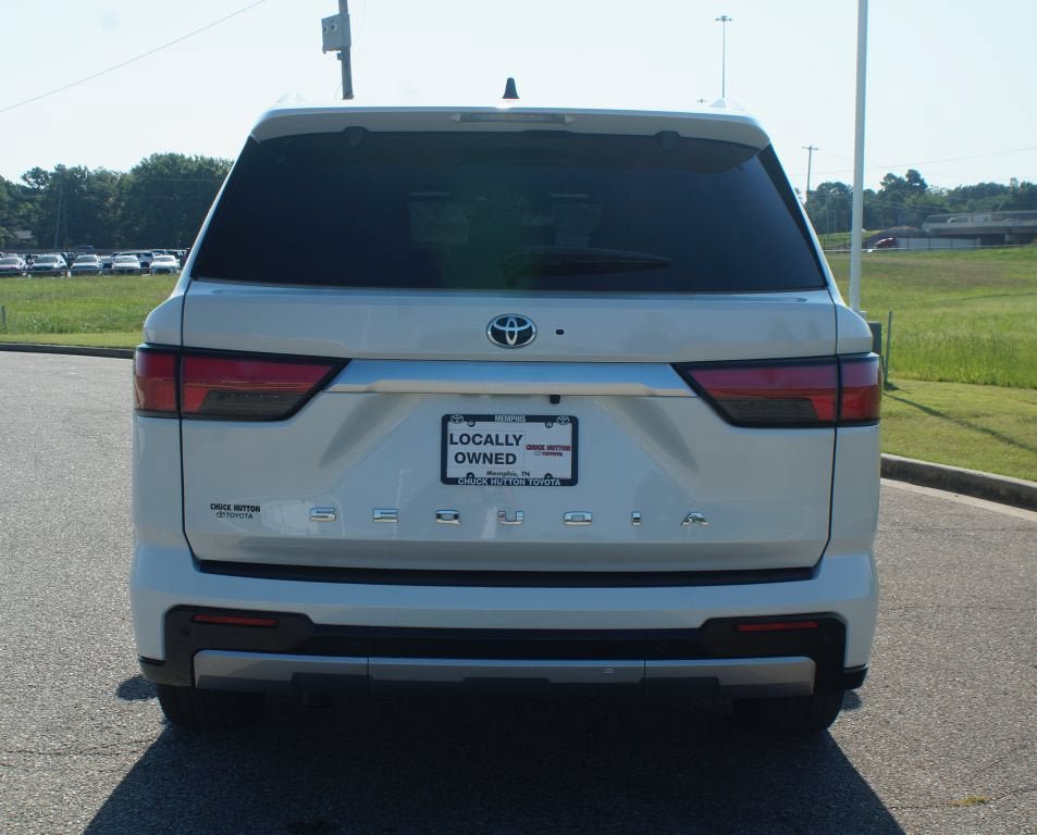 Used 2023 Toyota Sequoia Capstone AWD/4WD image 3