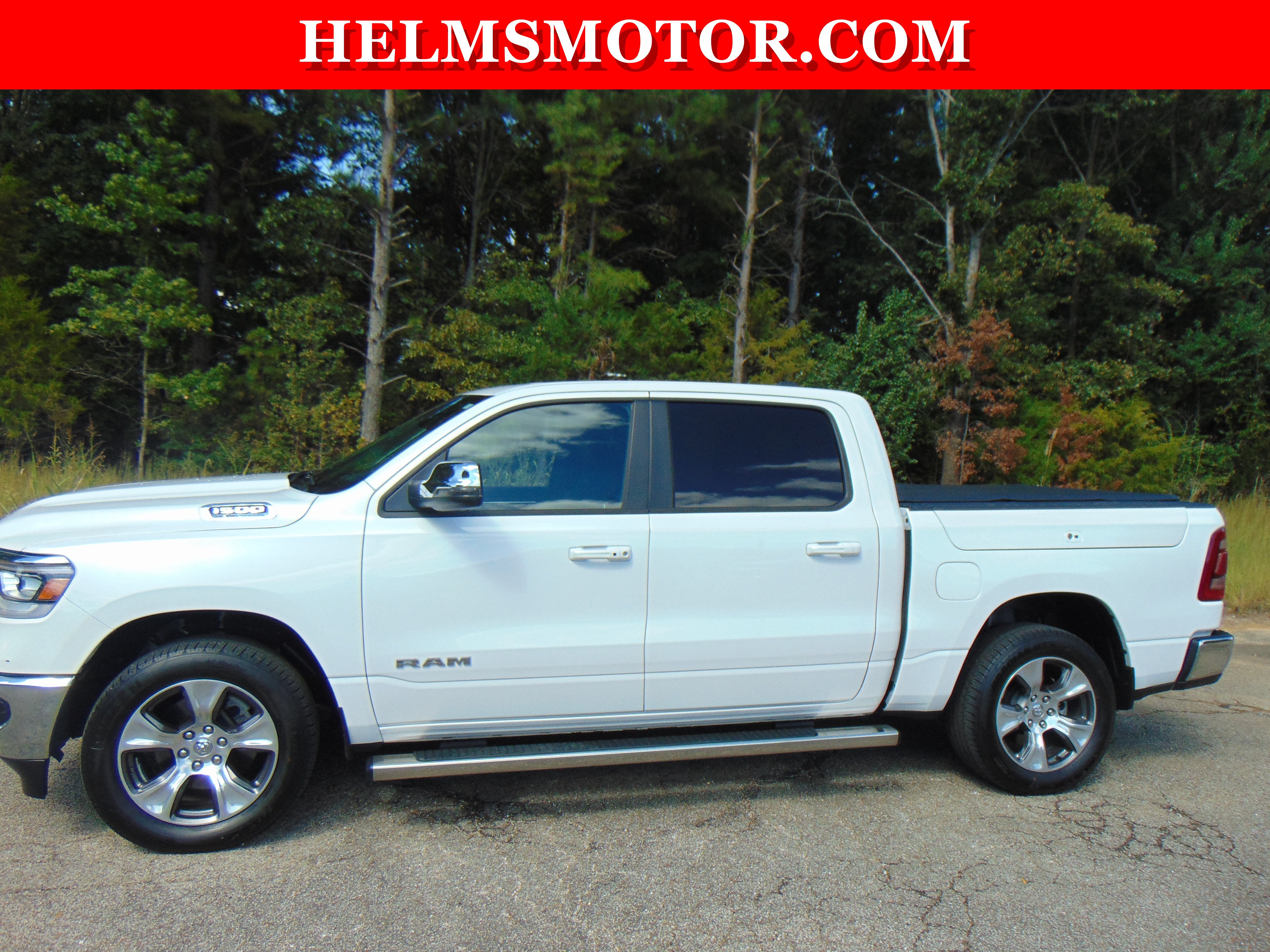 Used 2024 RAM 1500 Laramie AWD/4WD image 1