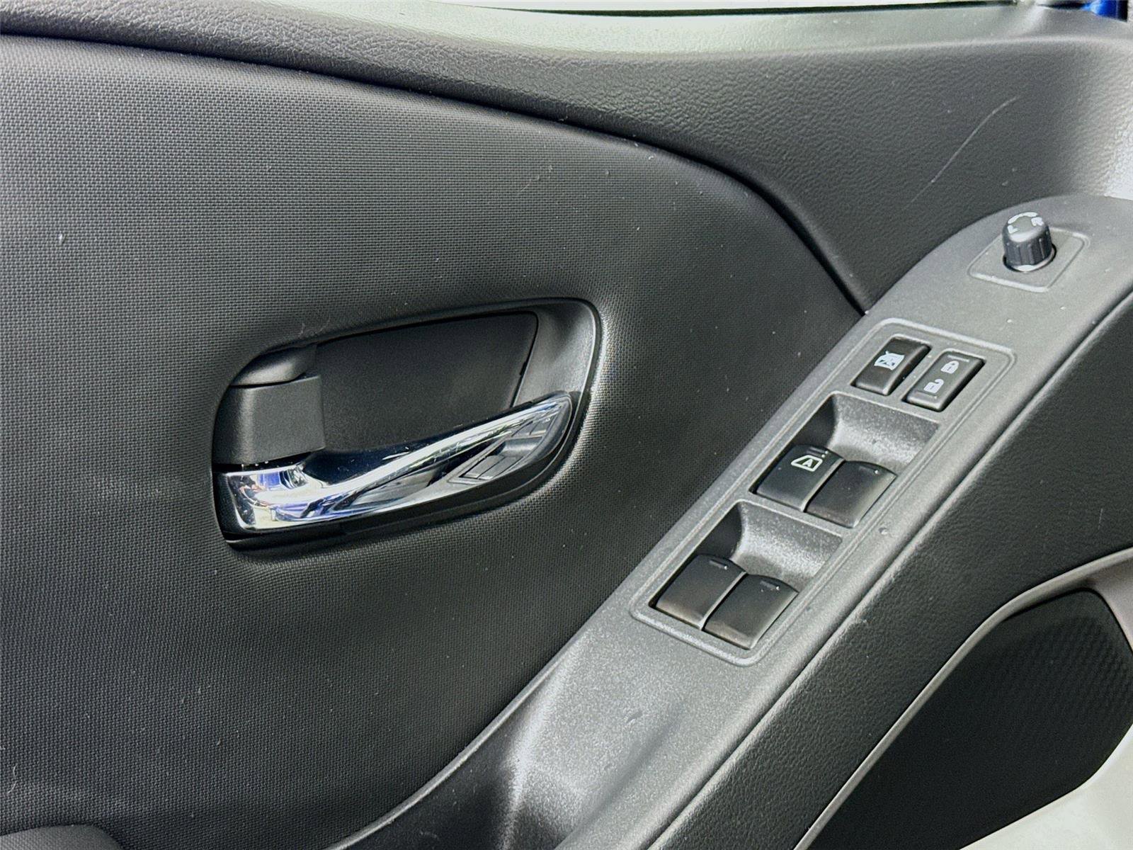 Used 2023 Nissan Frontier SV w/ SV Premium Package image 17