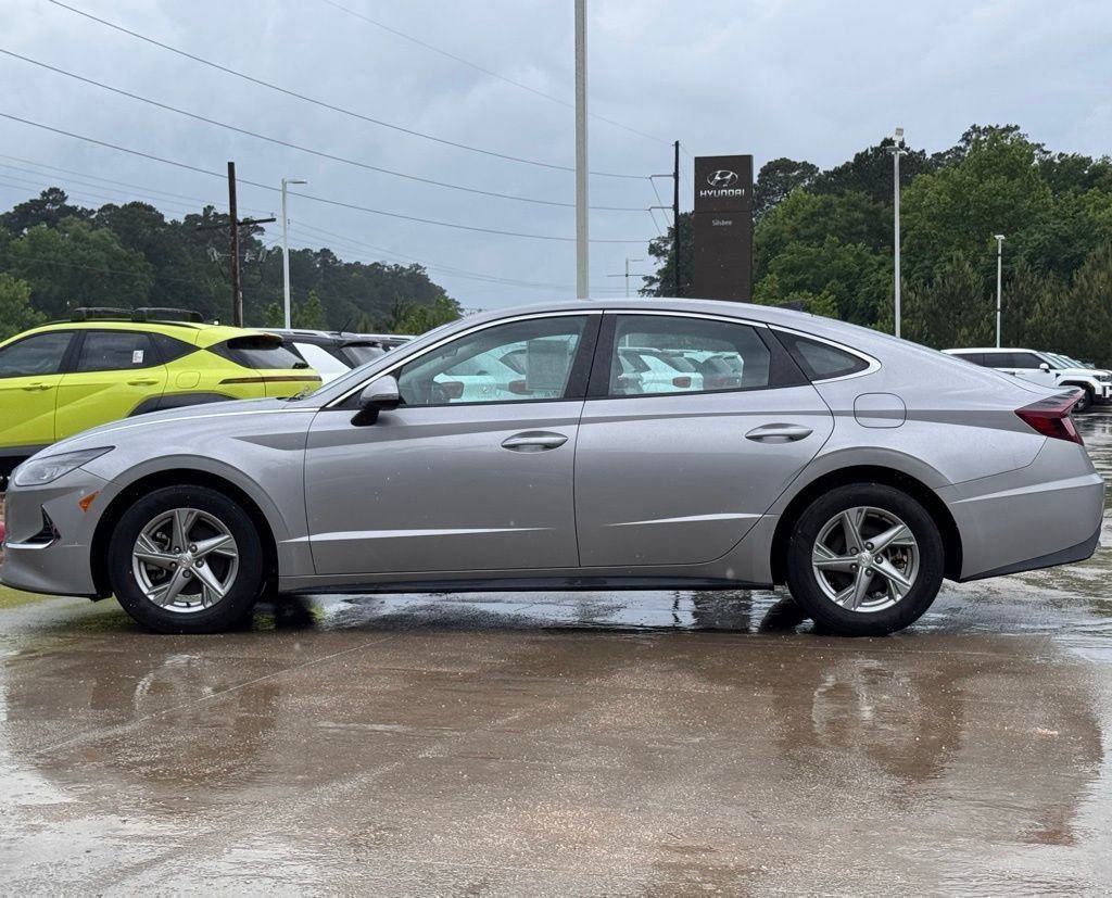 Used 2023 Hyundai Sonata SE w/ Cargo Package FWD image 9