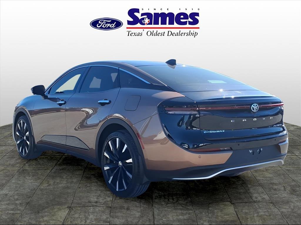 Used 2024 Toyota Crown Platinum image 8